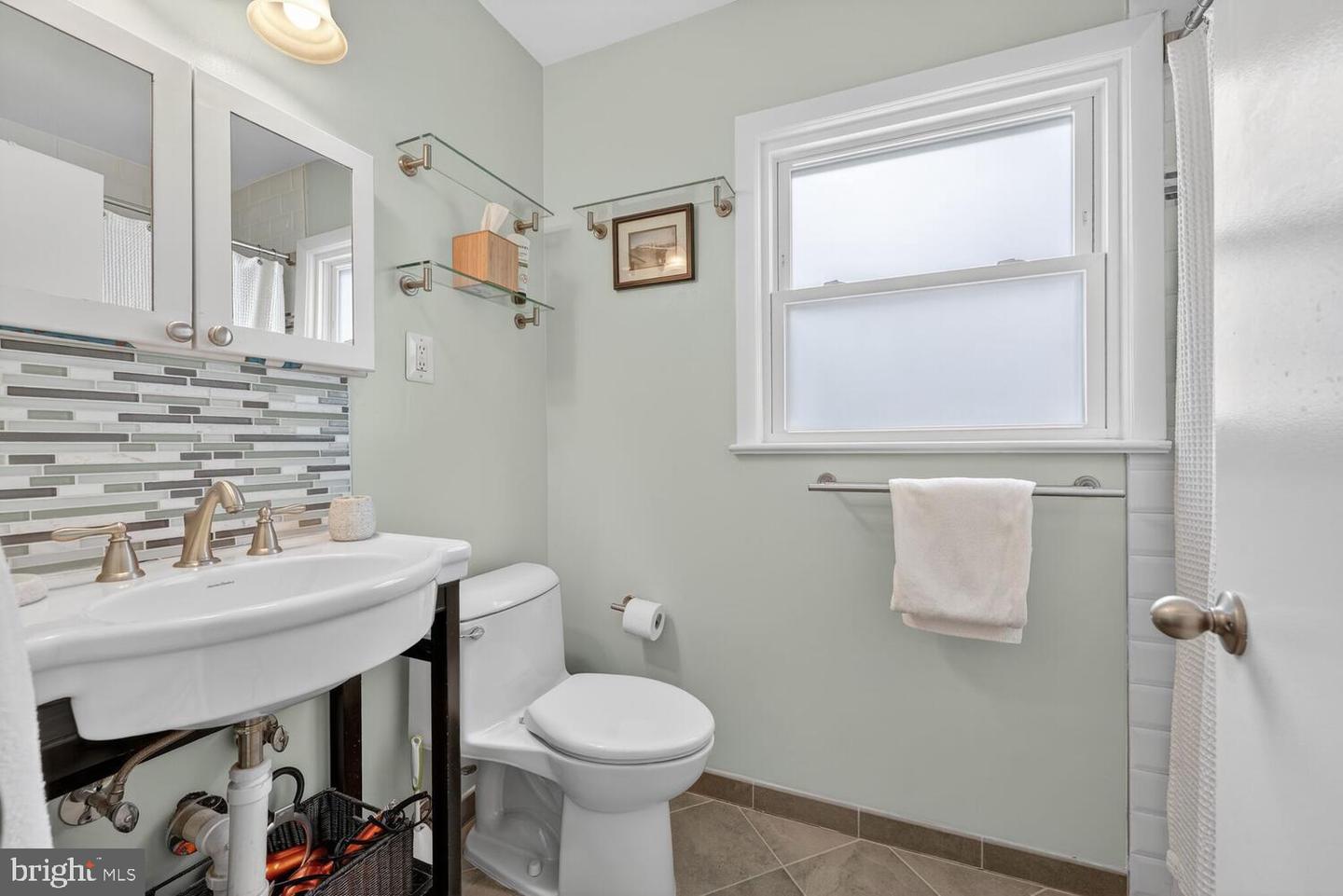 6052 6TH ST N, ARLINGTON, Virginia 22203, 3 Bedrooms Bedrooms, ,2 BathroomsBathrooms,Residential,For sale,6052 6TH ST N,VAAR2069028 MLS # VAAR2069028