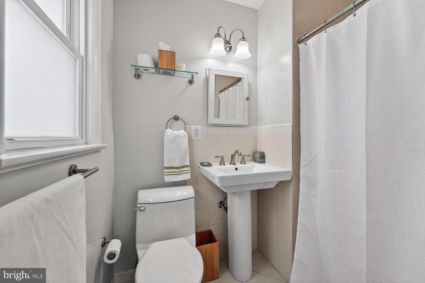 6052 6TH ST N, ARLINGTON, Virginia 22203, 3 Bedrooms Bedrooms, ,2 BathroomsBathrooms,Residential,For sale,6052 6TH ST N,VAAR2069028 MLS # VAAR2069028