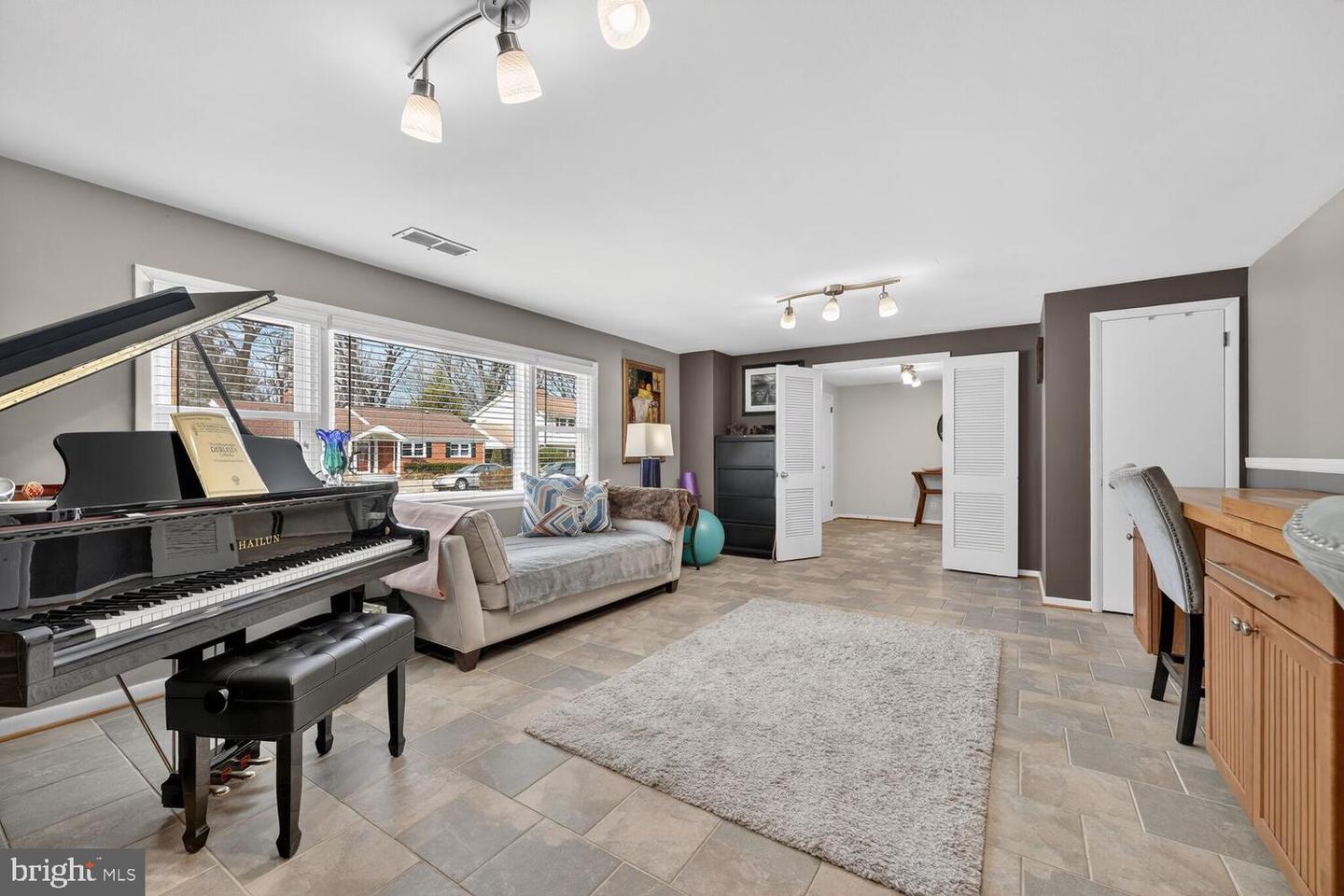 6052 6TH ST N, ARLINGTON, Virginia 22203, 3 Bedrooms Bedrooms, ,2 BathroomsBathrooms,Residential,For sale,6052 6TH ST N,VAAR2069028 MLS # VAAR2069028