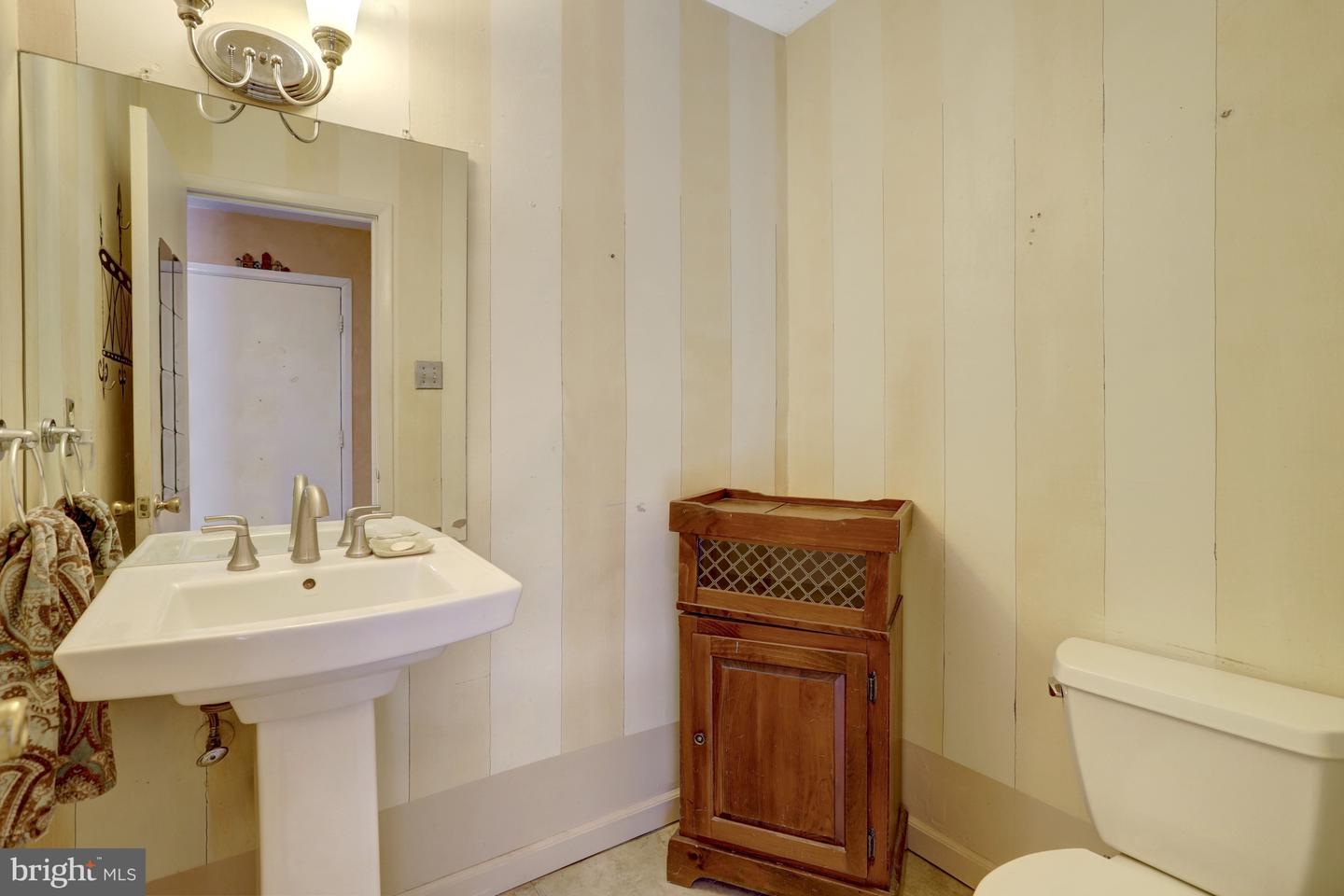 5502 PEPPERCORN DR, BURKE, Virginia 22015, 3 Bedrooms Bedrooms, 4 Rooms Rooms,Residential,For sale,5502 PEPPERCORN DR,VAFX2291606 MLS # VAFX2291606