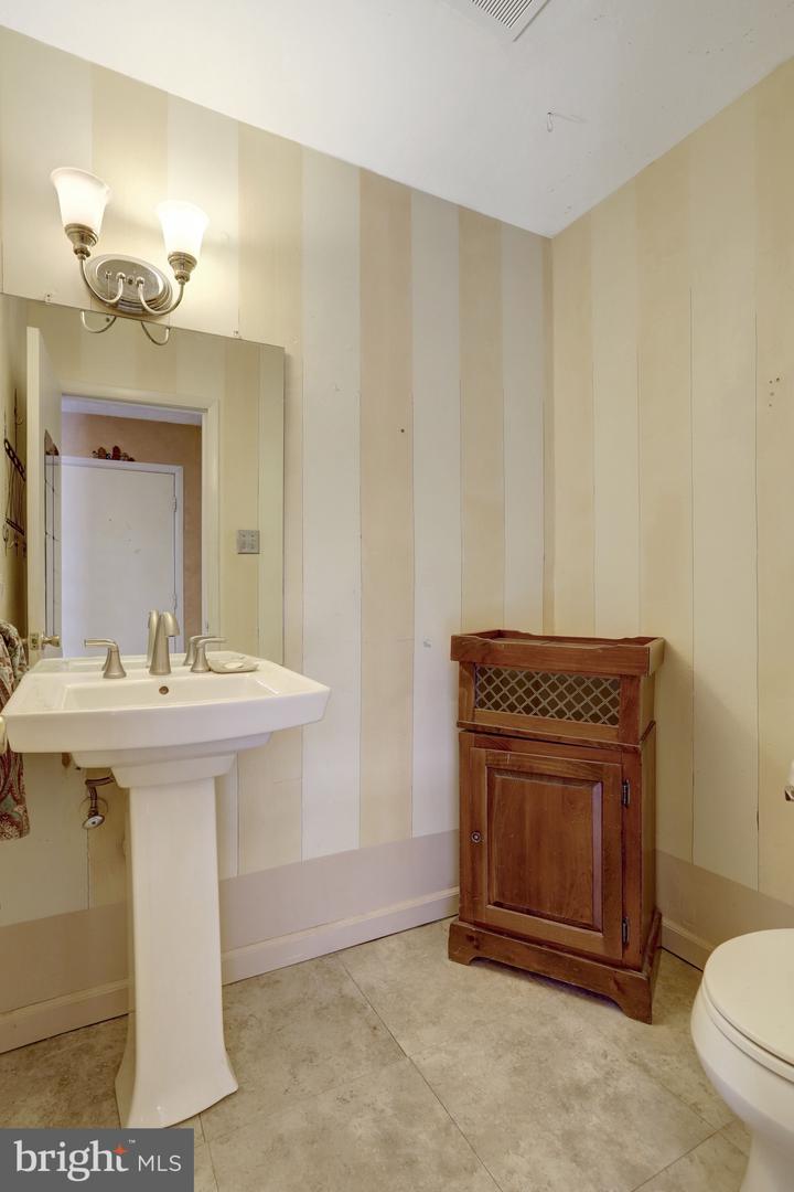 5502 PEPPERCORN DR, BURKE, Virginia 22015, 3 Bedrooms Bedrooms, 4 Rooms Rooms,Residential,For sale,5502 PEPPERCORN DR,VAFX2291606 MLS # VAFX2291606