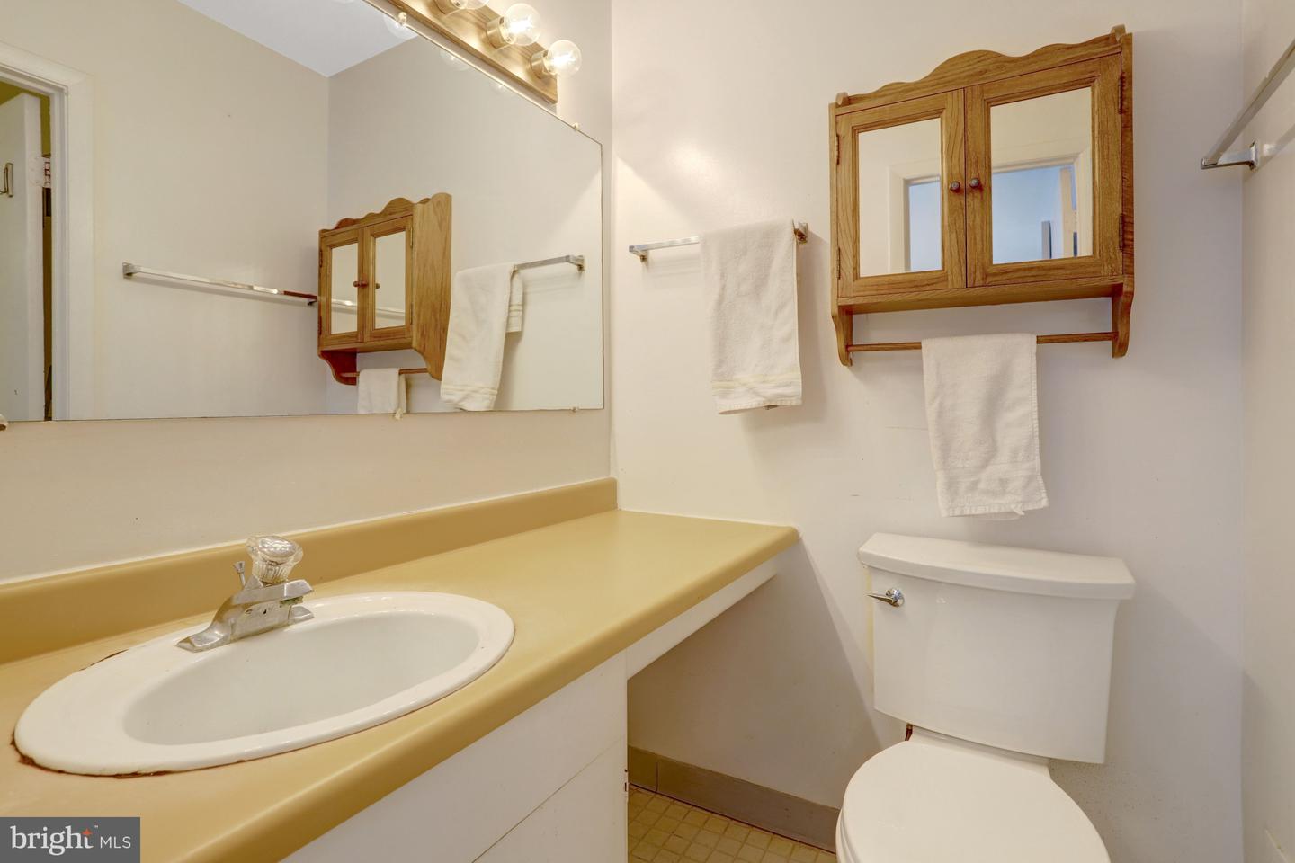 5502 PEPPERCORN DR, BURKE, Virginia 22015, 3 Bedrooms Bedrooms, 4 Rooms Rooms,Residential,For sale,5502 PEPPERCORN DR,VAFX2291606 MLS # VAFX2291606