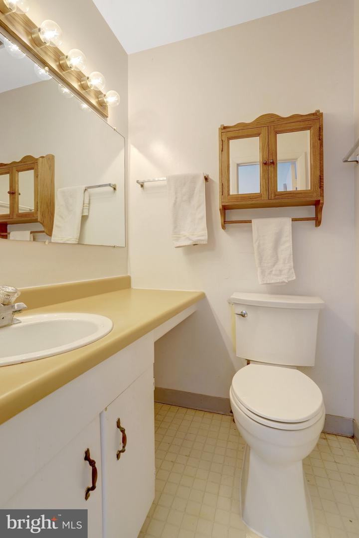 5502 PEPPERCORN DR, BURKE, Virginia 22015, 3 Bedrooms Bedrooms, 4 Rooms Rooms,Residential,For sale,5502 PEPPERCORN DR,VAFX2291606 MLS # VAFX2291606