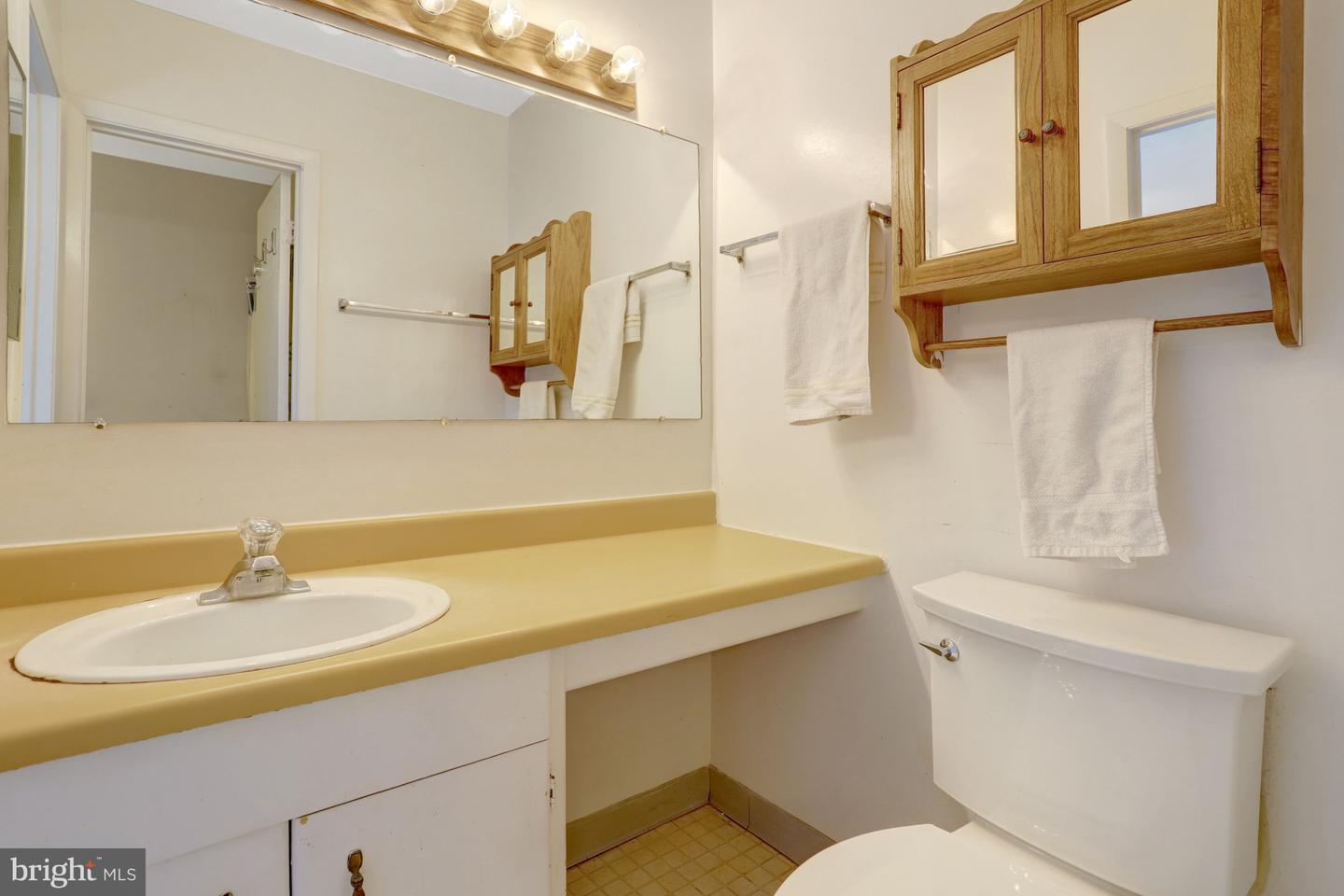 5502 PEPPERCORN DR, BURKE, Virginia 22015, 3 Bedrooms Bedrooms, 4 Rooms Rooms,Residential,For sale,5502 PEPPERCORN DR,VAFX2291606 MLS # VAFX2291606