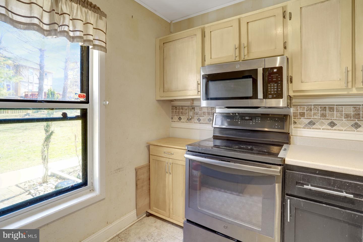 5502 PEPPERCORN DR, BURKE, Virginia 22015, 3 Bedrooms Bedrooms, 4 Rooms Rooms,Residential,For sale,5502 PEPPERCORN DR,VAFX2291606 MLS # VAFX2291606