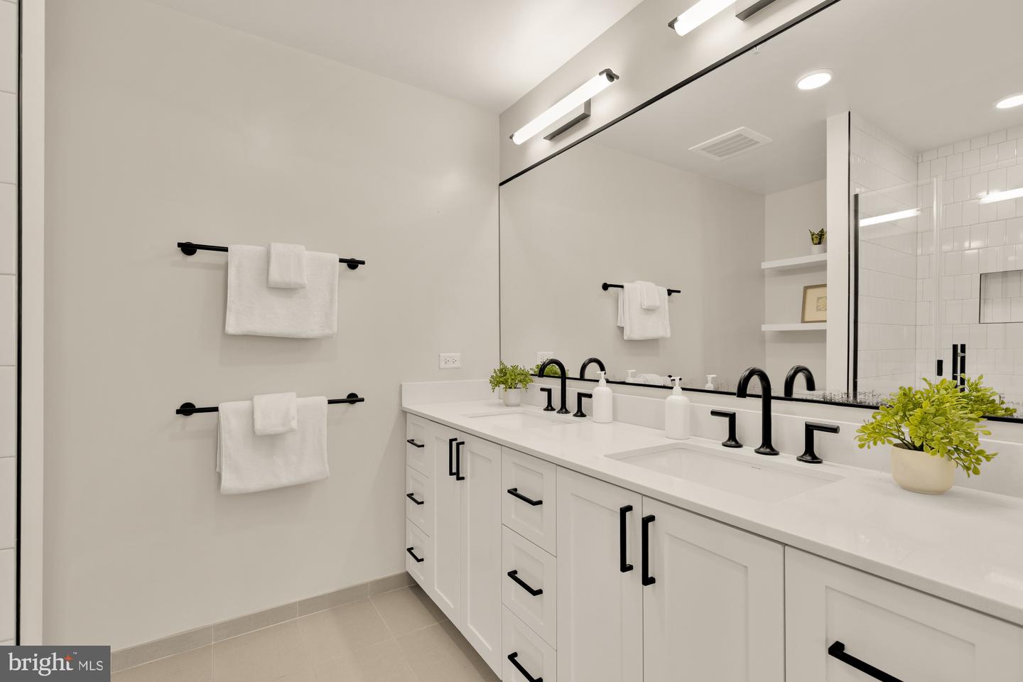 1211 VAN ST SE #718, WASHINGTON, District Of Columbia 20003, 2 Bedrooms Bedrooms, ,2 BathroomsBathrooms,Residential,For sale,1211 VAN ST SE #718,DCDC2246926 MLS # DCDC2246926 1211 VAN ST SE #718, WASHINGTON, District Of Columbia 20003, 2 Bedrooms Bedrooms, ,2 BathroomsBathrooms,Residential,For sale,1211 VAN ST SE #718,DCDC2246926 MLS # DCDC2246926