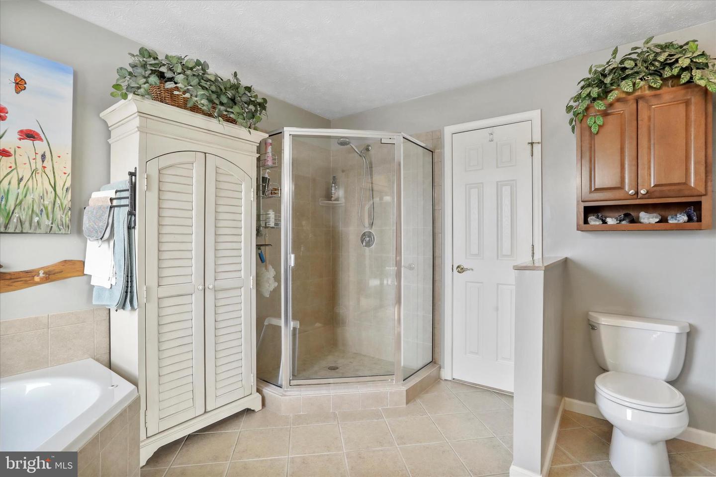 5670 LONG MEADOW RD, MIDDLETOWN, Virginia 22645, 3 Bedrooms Bedrooms, ,2 BathroomsBathrooms,Residential,For sale,5670 LONG MEADOW RD,VAWR2013462 MLS # VAWR2013462