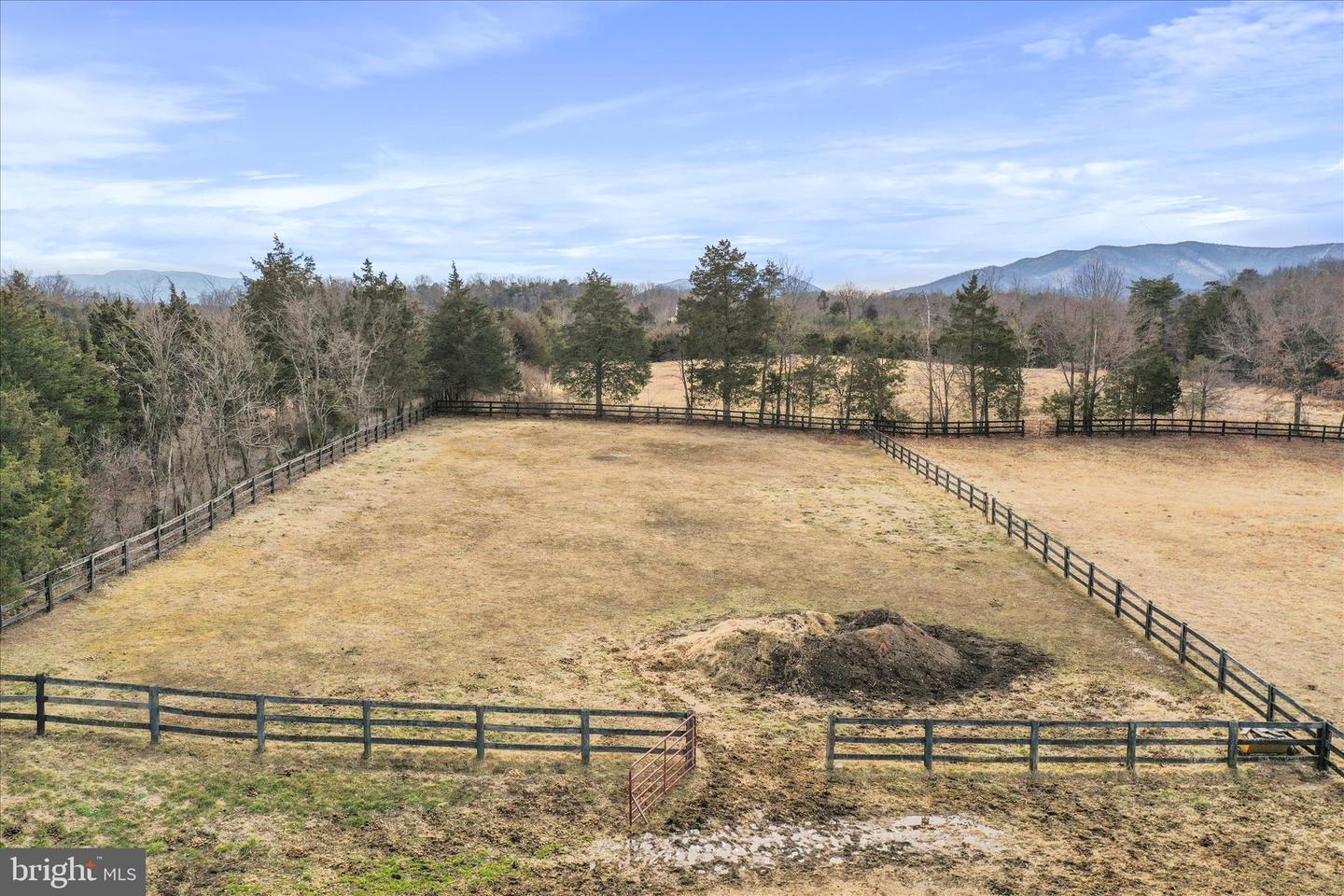 5670 LONG MEADOW RD, MIDDLETOWN, Virginia 22645, 3 Bedrooms Bedrooms, ,2 BathroomsBathrooms,Residential,For sale,5670 LONG MEADOW RD,VAWR2013462 MLS # VAWR2013462