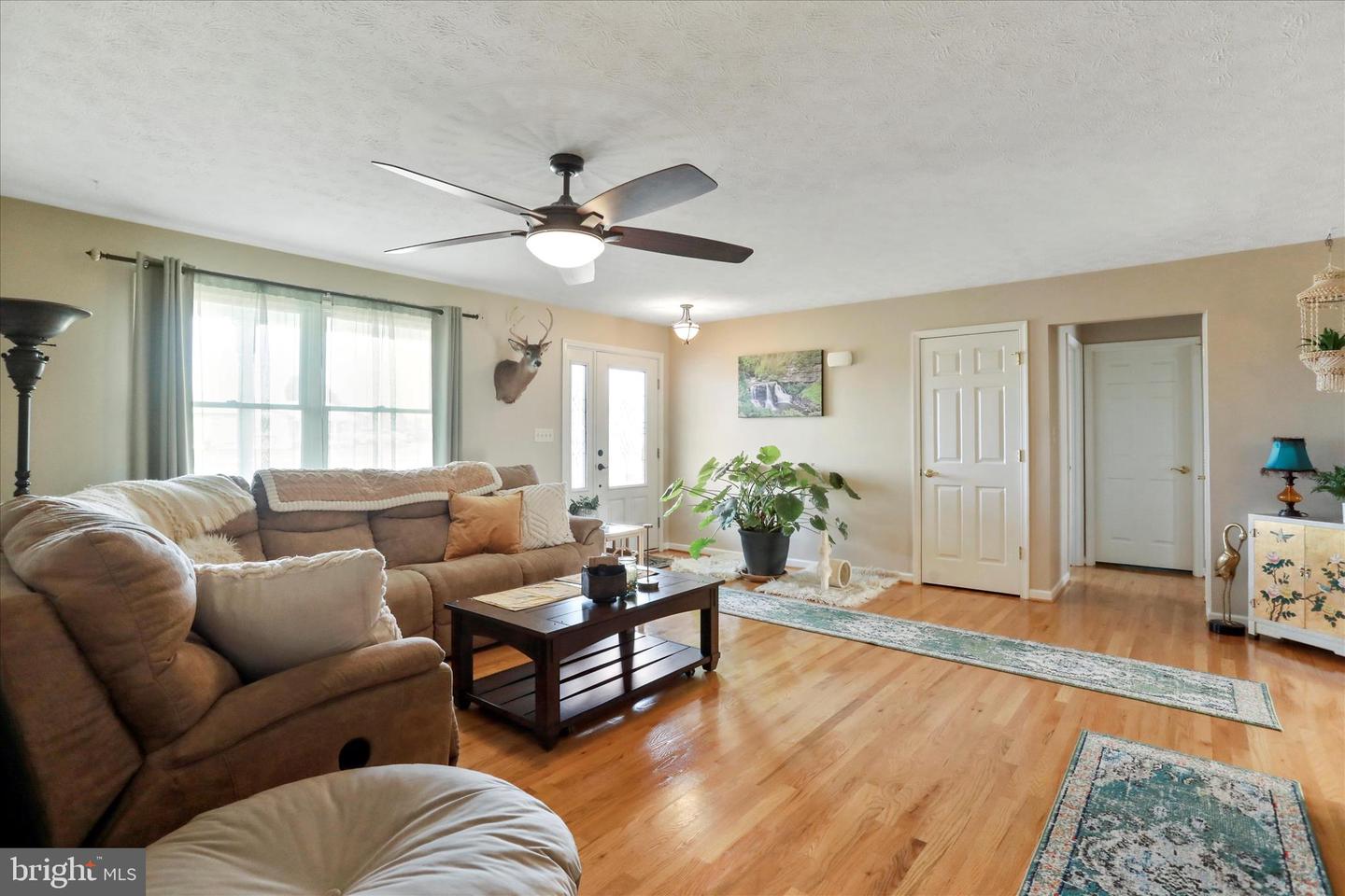 5670 LONG MEADOW RD, MIDDLETOWN, Virginia 22645, 3 Bedrooms Bedrooms, ,2 BathroomsBathrooms,Residential,For sale,5670 LONG MEADOW RD,VAWR2013462 MLS # VAWR2013462