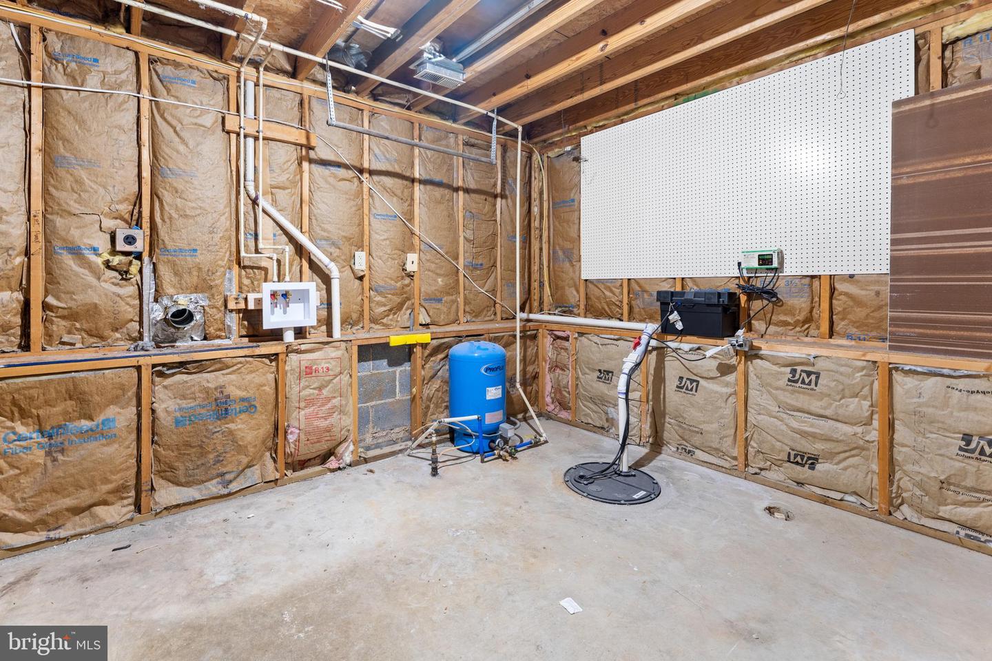 7716 CURTIS LN, SPOTSYLVANIA, Virginia 22551, 3 Bedrooms Bedrooms, ,2 BathroomsBathrooms,Residential,For sale,7716 CURTIS LN,VASP2039412 MLS # VASP2039412