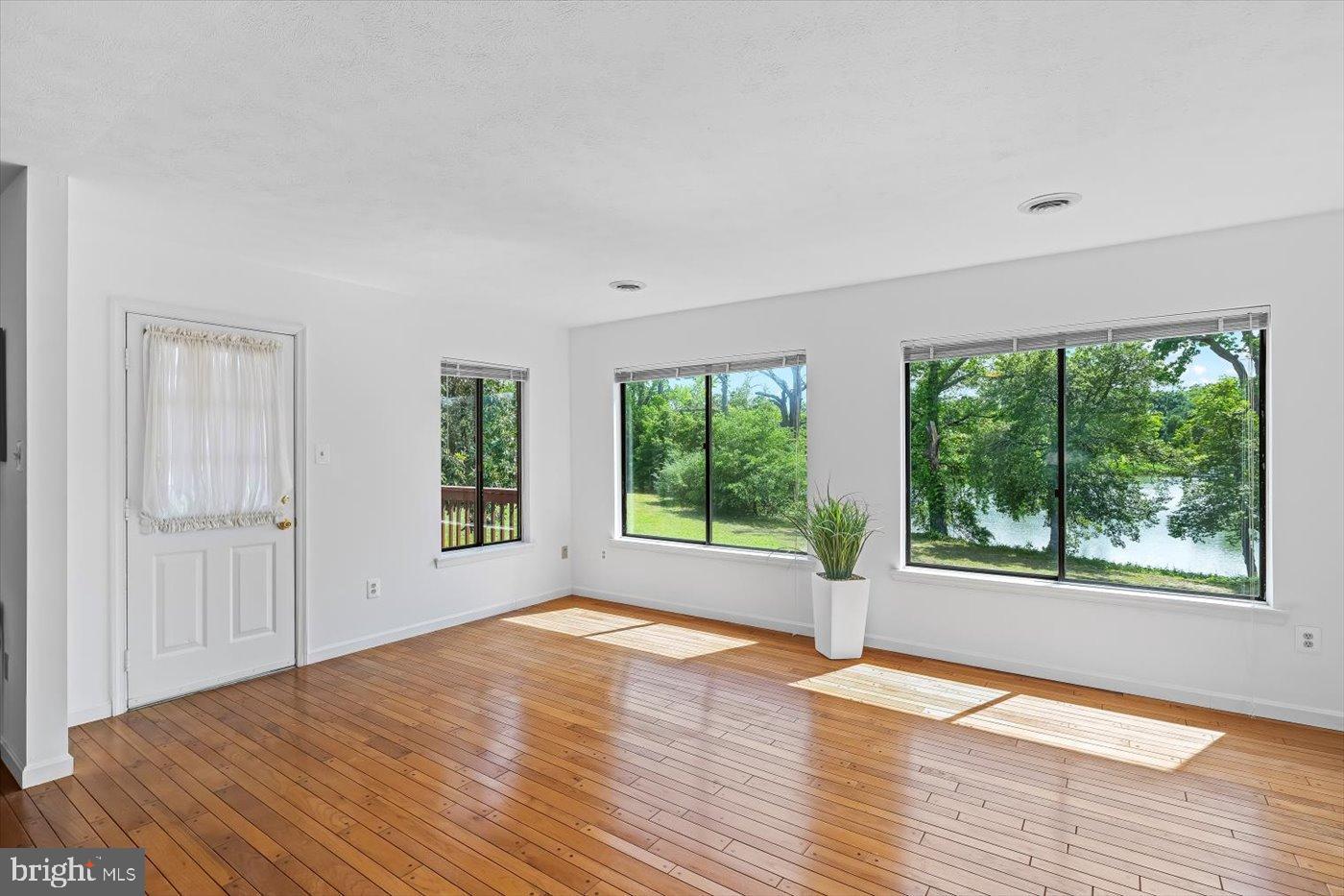 198 CANOE PL, MONTROSS, Virginia 22520, 4 Bedrooms Bedrooms, ,3 BathroomsBathrooms,Residential,For sale,198 CANOE PL,VAWE2010536 MLS # VAWE2010536