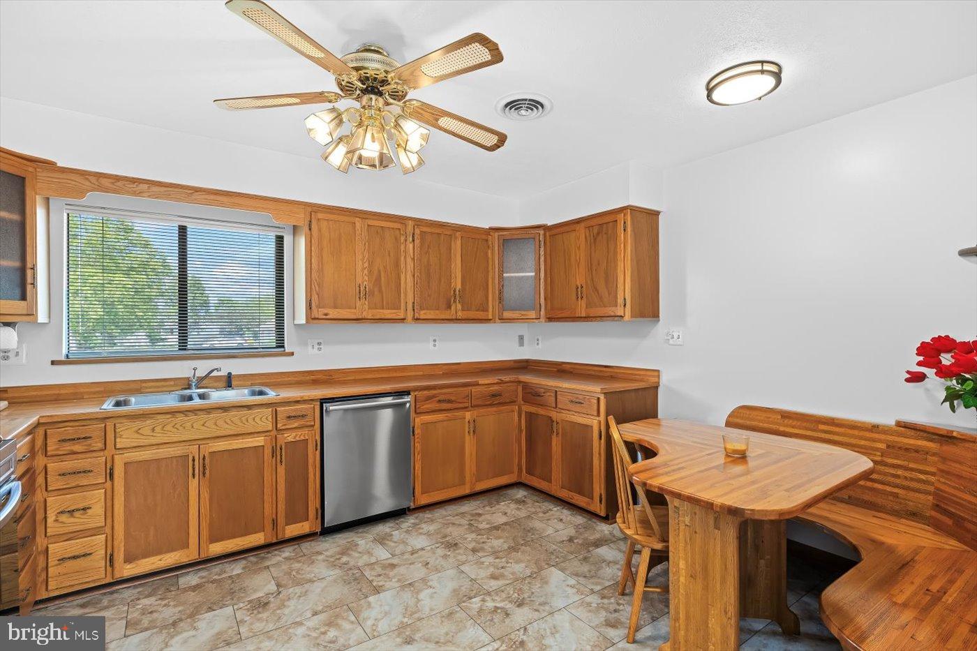 198 CANOE PL, MONTROSS, Virginia 22520, 4 Bedrooms Bedrooms, ,3 BathroomsBathrooms,Residential,For sale,198 CANOE PL,VAWE2010536 MLS # VAWE2010536