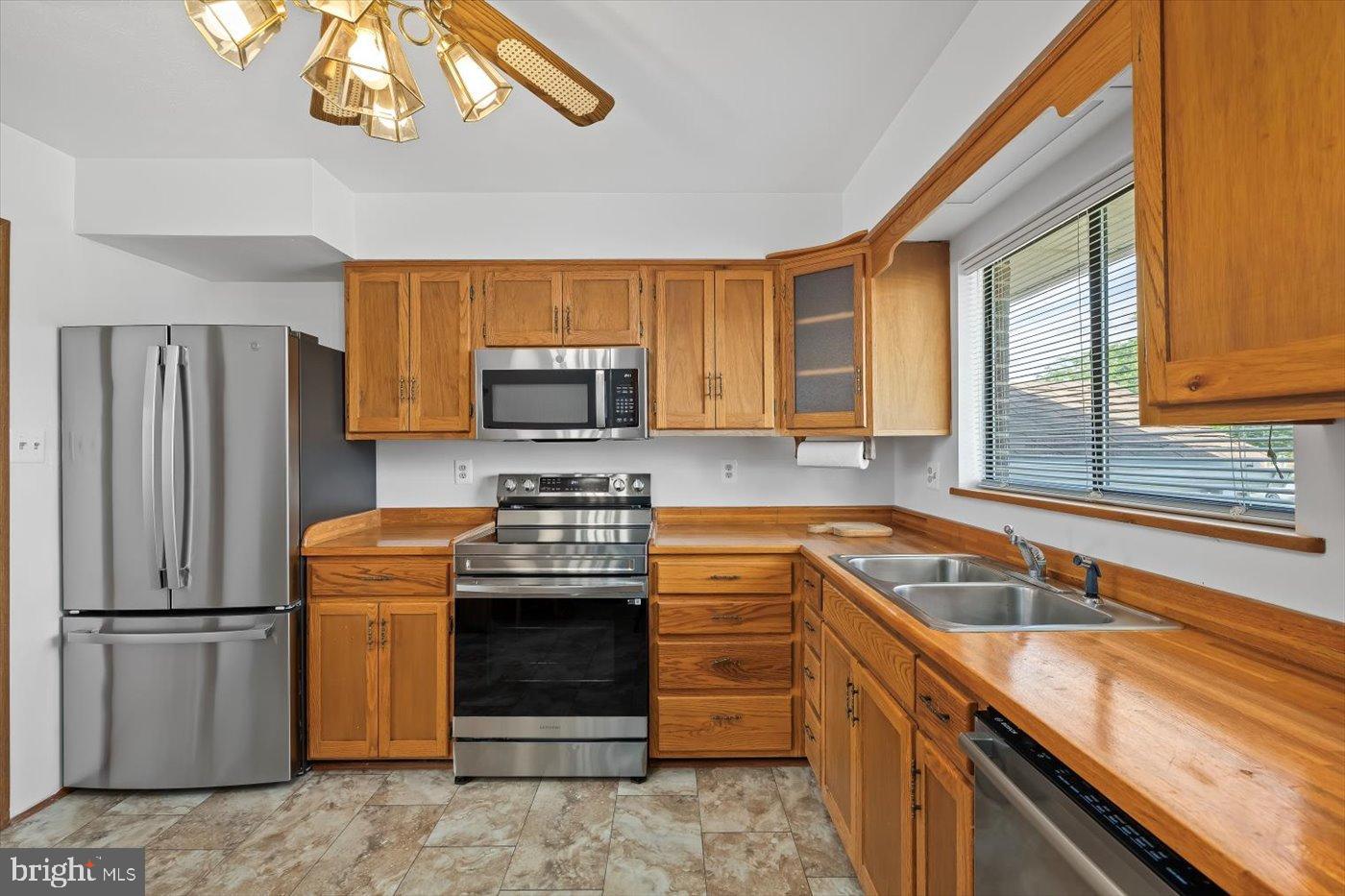 198 CANOE PL, MONTROSS, Virginia 22520, 4 Bedrooms Bedrooms, ,3 BathroomsBathrooms,Residential,For sale,198 CANOE PL,VAWE2010536 MLS # VAWE2010536