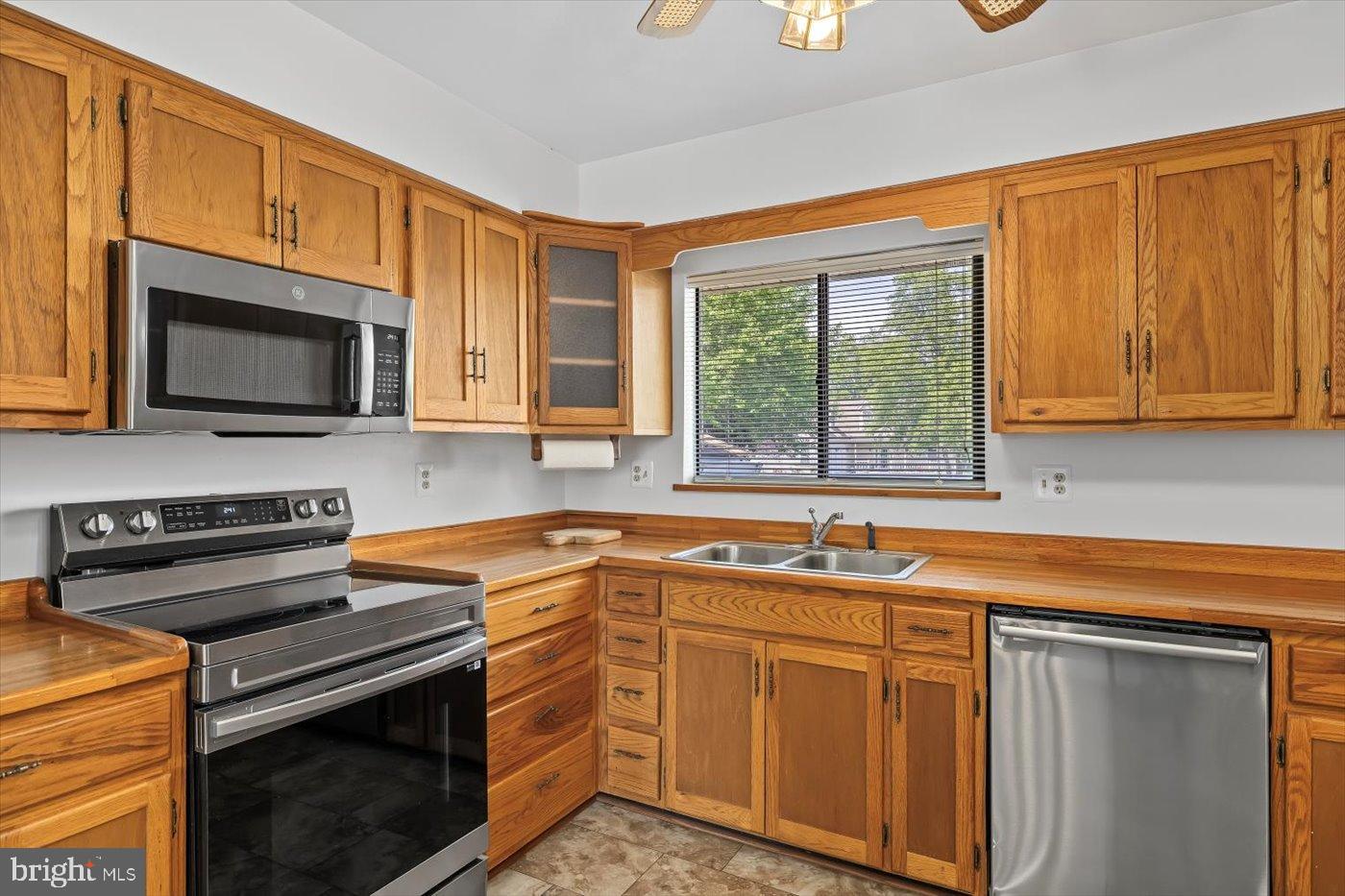 198 CANOE PL, MONTROSS, Virginia 22520, 4 Bedrooms Bedrooms, ,3 BathroomsBathrooms,Residential,For sale,198 CANOE PL,VAWE2010536 MLS # VAWE2010536