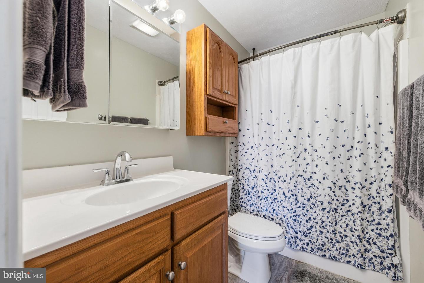 2341 VIRGINIA AVE, HARRISONBURG, Virginia 22802, 3 Bedrooms Bedrooms, 11 Rooms Rooms,2 BathroomsBathrooms,Residential,For sale,2341 VIRGINIA AVE,VAHC2000558 MLS # VAHC2000558