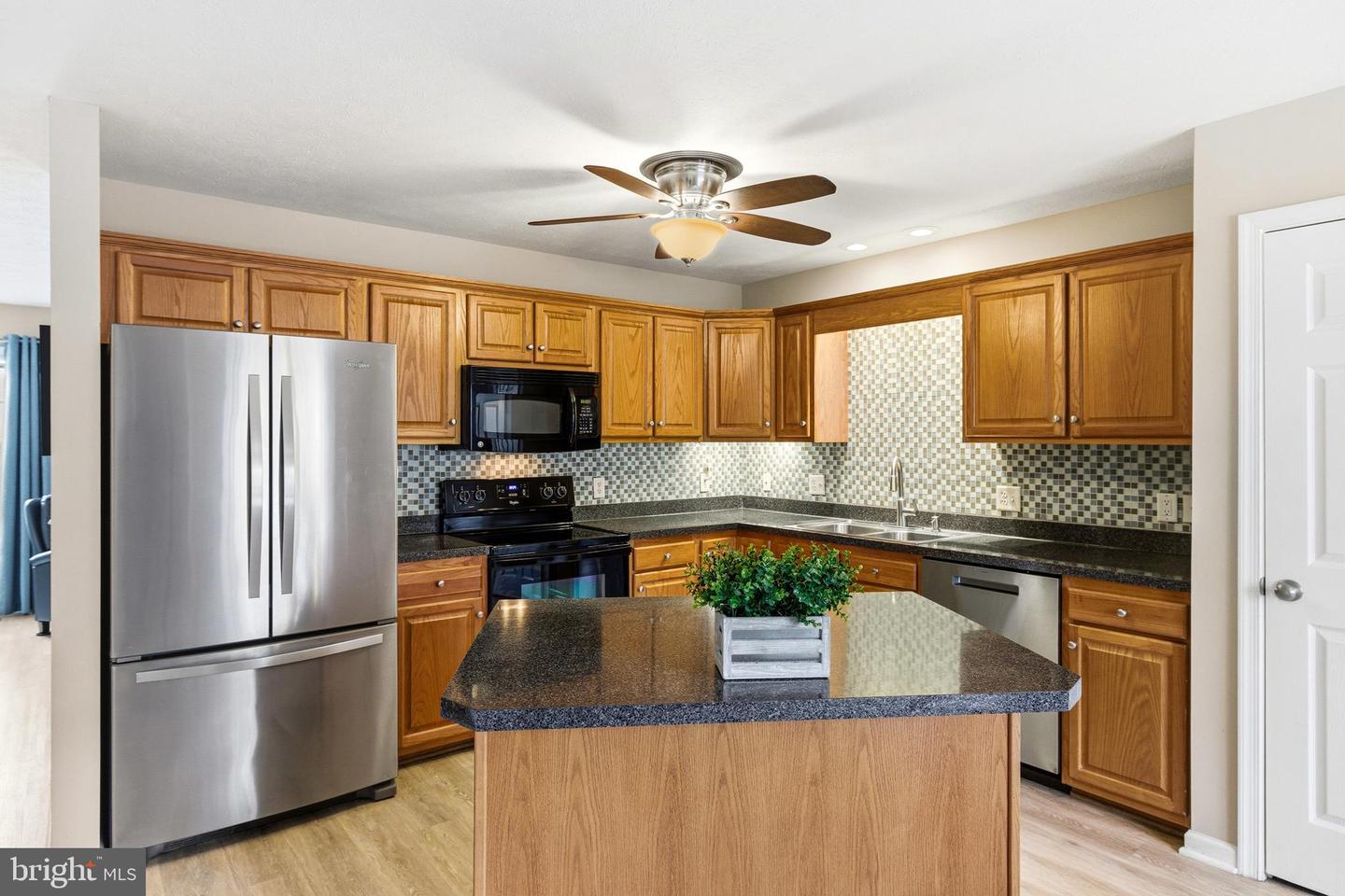 2341 VIRGINIA AVE, HARRISONBURG, Virginia 22802, 3 Bedrooms Bedrooms, 11 Rooms Rooms,2 BathroomsBathrooms,Residential,For sale,2341 VIRGINIA AVE,VAHC2000558 MLS # VAHC2000558