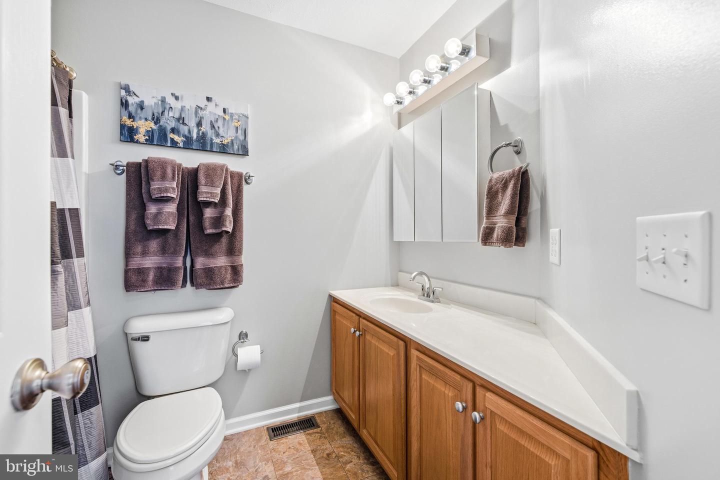 2341 VIRGINIA AVE, HARRISONBURG, Virginia 22802, 3 Bedrooms Bedrooms, 11 Rooms Rooms,2 BathroomsBathrooms,Residential,For sale,2341 VIRGINIA AVE,VAHC2000558 MLS # VAHC2000558