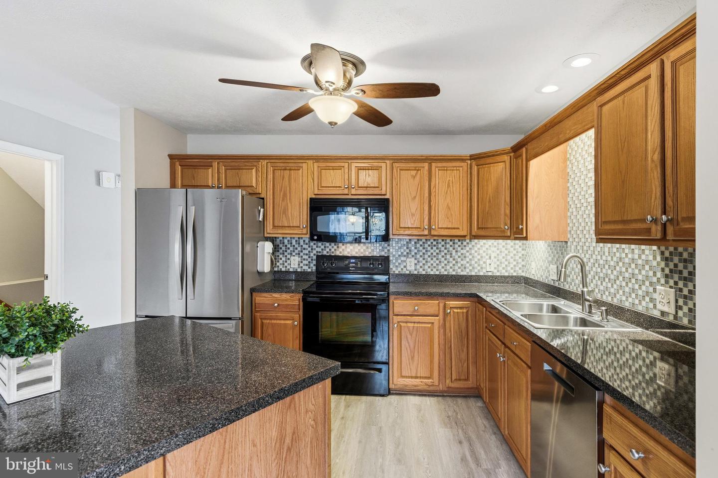 2341 VIRGINIA AVE, HARRISONBURG, Virginia 22802, 3 Bedrooms Bedrooms, 11 Rooms Rooms,2 BathroomsBathrooms,Residential,For sale,2341 VIRGINIA AVE,VAHC2000558 MLS # VAHC2000558