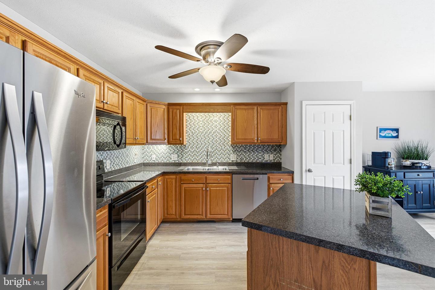 2341 VIRGINIA AVE, HARRISONBURG, Virginia 22802, 3 Bedrooms Bedrooms, 11 Rooms Rooms,2 BathroomsBathrooms,Residential,For sale,2341 VIRGINIA AVE,VAHC2000558 MLS # VAHC2000558