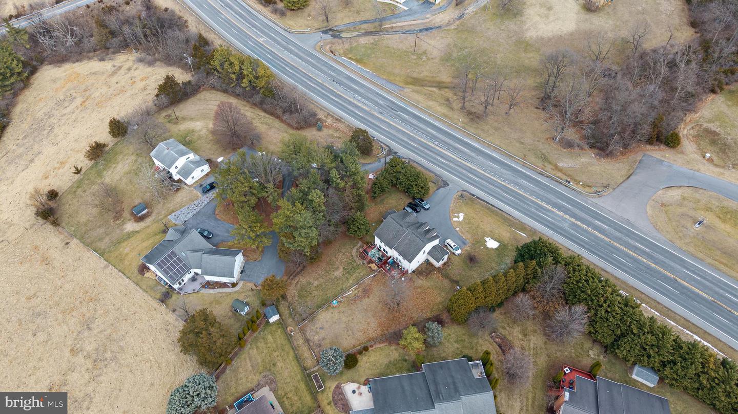 2341 VIRGINIA AVE, HARRISONBURG, Virginia 22802, 3 Bedrooms Bedrooms, 11 Rooms Rooms,2 BathroomsBathrooms,Residential,For sale,2341 VIRGINIA AVE,VAHC2000558 MLS # VAHC2000558