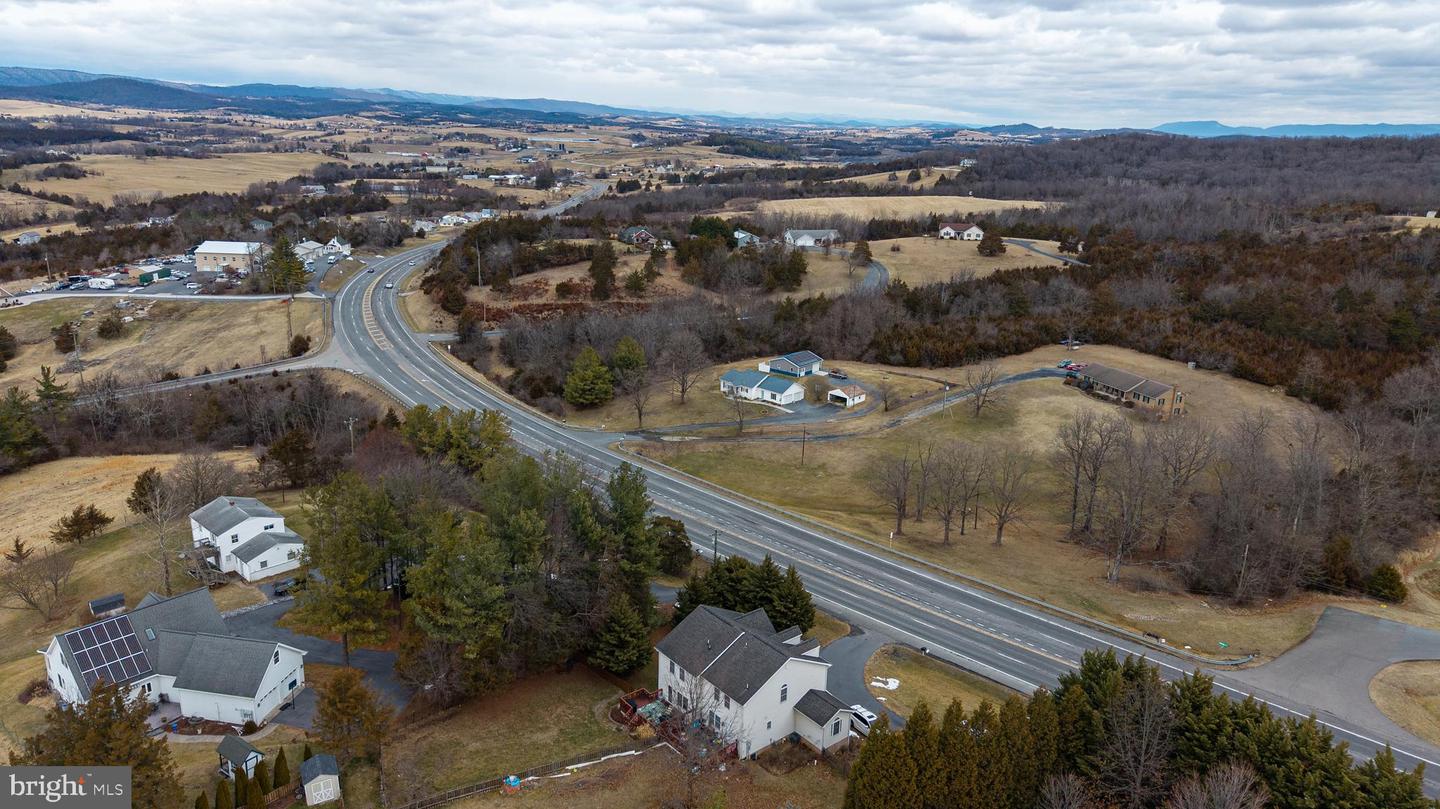 2341 VIRGINIA AVE, HARRISONBURG, Virginia 22802, 3 Bedrooms Bedrooms, 11 Rooms Rooms,2 BathroomsBathrooms,Residential,For sale,2341 VIRGINIA AVE,VAHC2000558 MLS # VAHC2000558