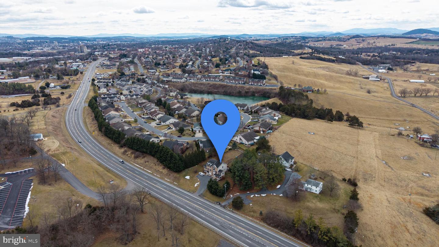 2341 VIRGINIA AVE, HARRISONBURG, Virginia 22802, 3 Bedrooms Bedrooms, 11 Rooms Rooms,2 BathroomsBathrooms,Residential,For sale,2341 VIRGINIA AVE,VAHC2000558 MLS # VAHC2000558