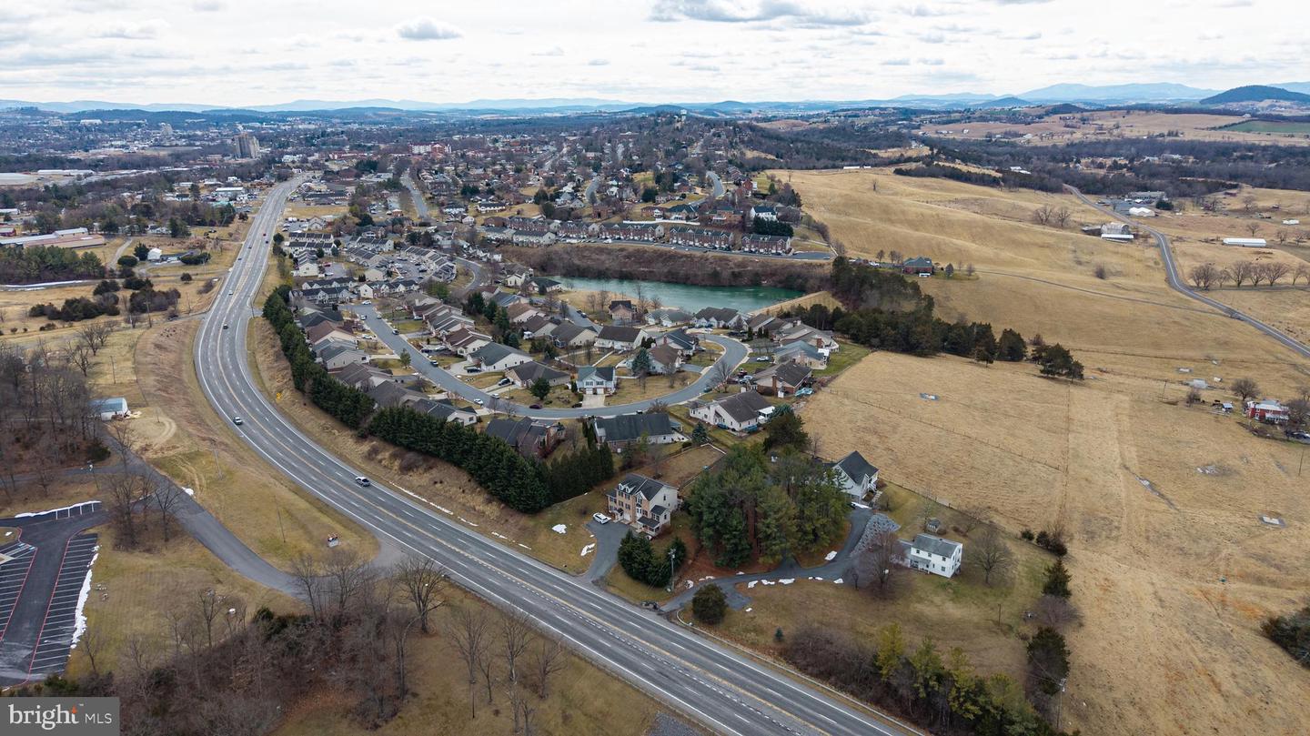 2341 VIRGINIA AVE, HARRISONBURG, Virginia 22802, 3 Bedrooms Bedrooms, 11 Rooms Rooms,2 BathroomsBathrooms,Residential,For sale,2341 VIRGINIA AVE,VAHC2000558 MLS # VAHC2000558