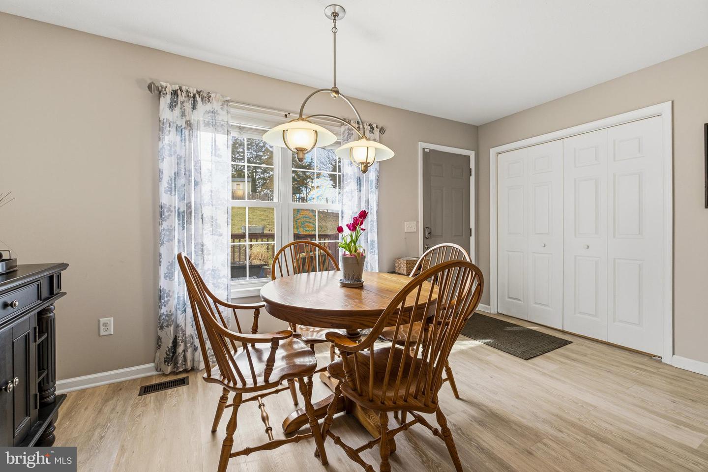 2341 VIRGINIA AVE, HARRISONBURG, Virginia 22802, 3 Bedrooms Bedrooms, 11 Rooms Rooms,2 BathroomsBathrooms,Residential,For sale,2341 VIRGINIA AVE,VAHC2000558 MLS # VAHC2000558