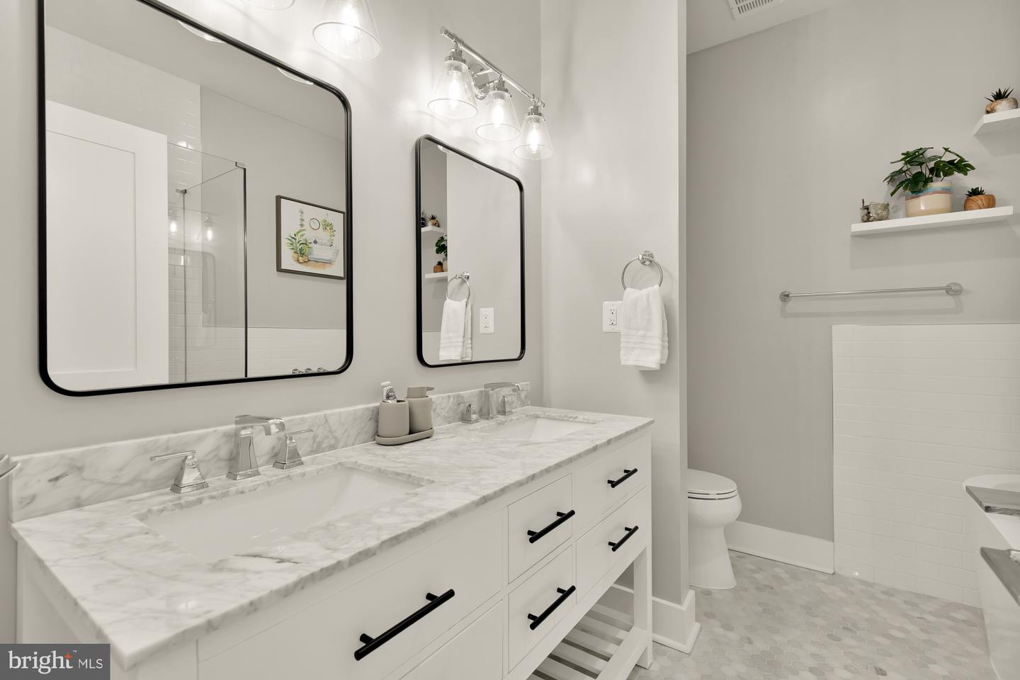 1105 QUEEN ST NE #1, WASHINGTON, District Of Columbia 20002, 2 Bedrooms Bedrooms, ,2 BathroomsBathrooms,Residential,For sale,1105 QUEEN ST NE #1,DCDC2247232 MLS # DCDC2247232