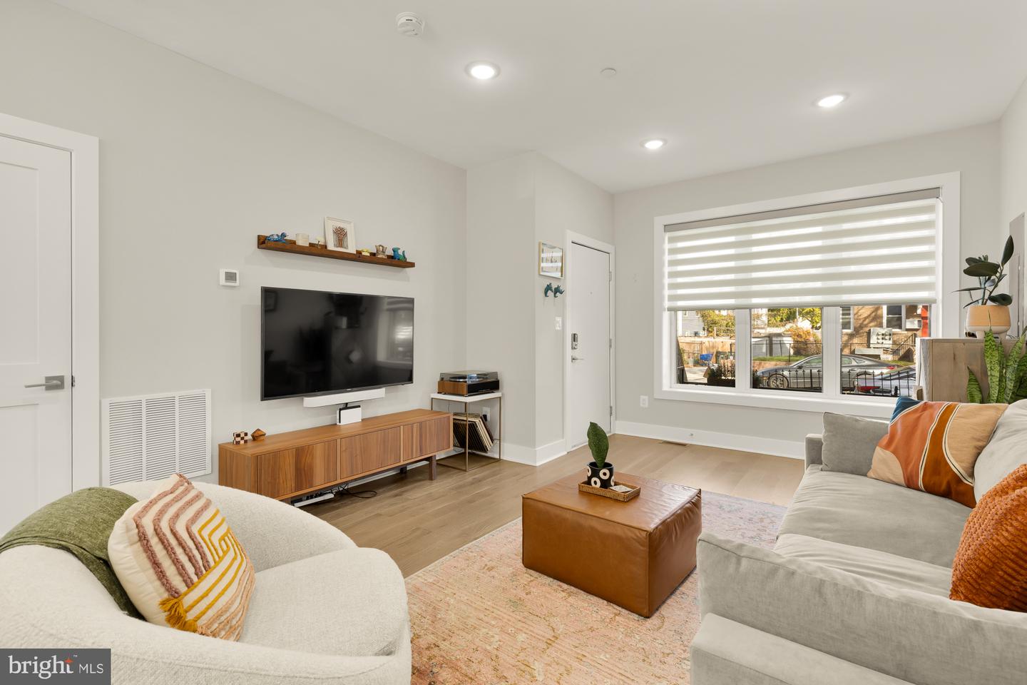 1105 QUEEN ST NE #1, WASHINGTON, District Of Columbia 20002, 2 Bedrooms Bedrooms, ,2 BathroomsBathrooms,Residential,For sale,1105 QUEEN ST NE #1,DCDC2247232 MLS # DCDC2247232