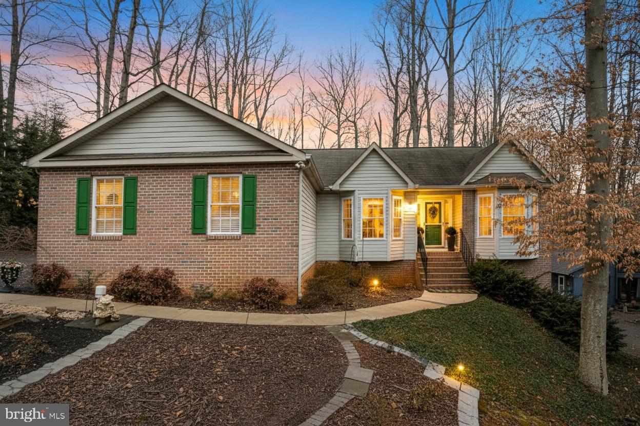 2203 LAKEVIEW PKWY, LOCUST GROVE, Virginia 22508, 4 Bedrooms Bedrooms, 18 Rooms Rooms,3 BathroomsBathrooms,Residential,For sale,2203 LAKEVIEW PKWY,VAOR2013394 MLS # VAOR2013394