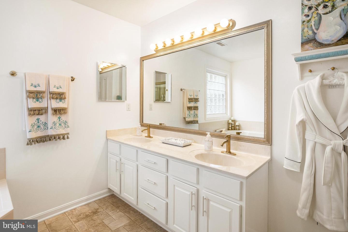 2203 LAKEVIEW PKWY, LOCUST GROVE, Virginia 22508, 4 Bedrooms Bedrooms, 18 Rooms Rooms,3 BathroomsBathrooms,Residential,For sale,2203 LAKEVIEW PKWY,VAOR2013394 MLS # VAOR2013394