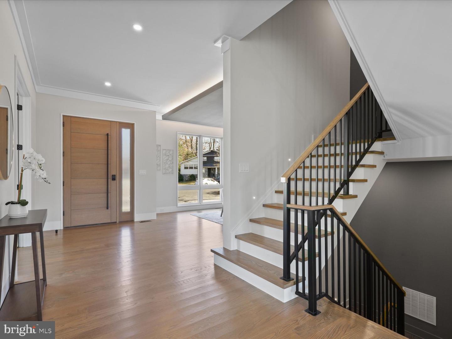 616 GIBSON CIR SW, VIENNA, Virginia 22180, 6 Bedrooms Bedrooms, ,6 BathroomsBathrooms,Residential,For sale,616 GIBSON CIR SW,VAFX2292498 MLS # VAFX2292498