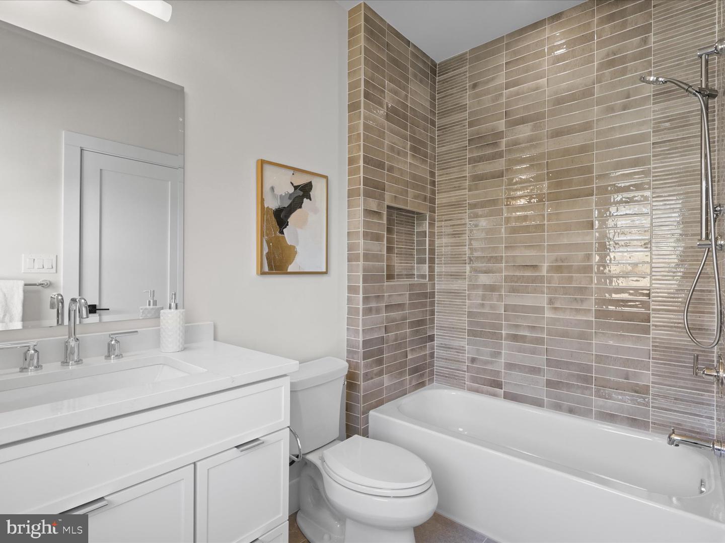 616 GIBSON CIR SW, VIENNA, Virginia 22180, 6 Bedrooms Bedrooms, ,6 BathroomsBathrooms,Residential,For sale,616 GIBSON CIR SW,VAFX2292498 MLS # VAFX2292498