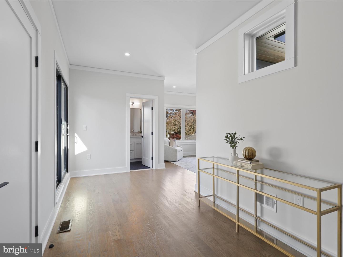 616 GIBSON CIR SW, VIENNA, Virginia 22180, 6 Bedrooms Bedrooms, ,6 BathroomsBathrooms,Residential,For sale,616 GIBSON CIR SW,VAFX2292498 MLS # VAFX2292498