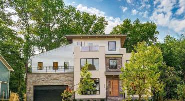 506 KINGSLEY RD SW, VIENNA, Virginia 22180, 6 Bedrooms Bedrooms, ,6 BathroomsBathrooms,Residential,For sale,506 KINGSLEY RD SW,VAFX2292504 MLS # VAFX2292504