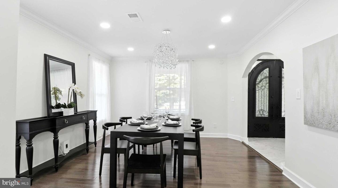 7746 16TH ST NW, WASHINGTON, District Of Columbia 20012, 7 Bedrooms Bedrooms, 26 Rooms Rooms,5 BathroomsBathrooms,Residential,For sale,7746 16TH ST NW,DCDC2247512 MLS # DCDC2247512