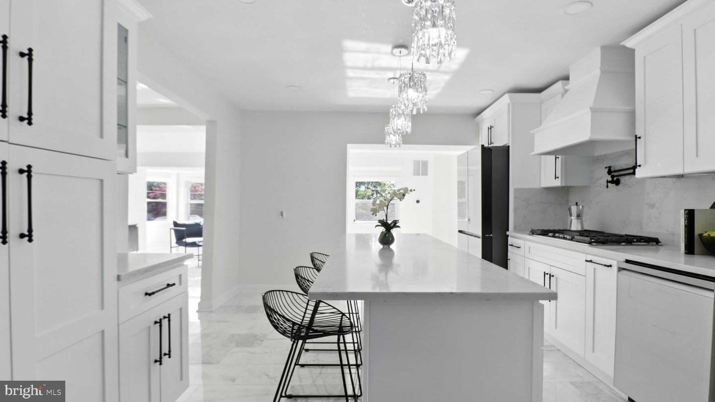 7746 16TH ST NW, WASHINGTON, District Of Columbia 20012, 7 Bedrooms Bedrooms, 26 Rooms Rooms,5 BathroomsBathrooms,Residential,For sale,7746 16TH ST NW,DCDC2247512 MLS # DCDC2247512