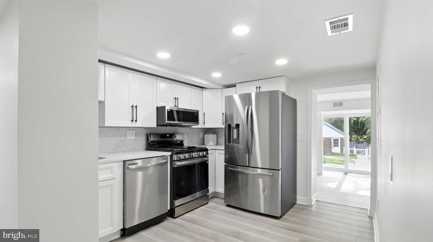 7746 16TH ST NW, WASHINGTON, District Of Columbia 20012, 7 Bedrooms Bedrooms, 26 Rooms Rooms,5 BathroomsBathrooms,Residential,For sale,7746 16TH ST NW,DCDC2247512 MLS # DCDC2247512