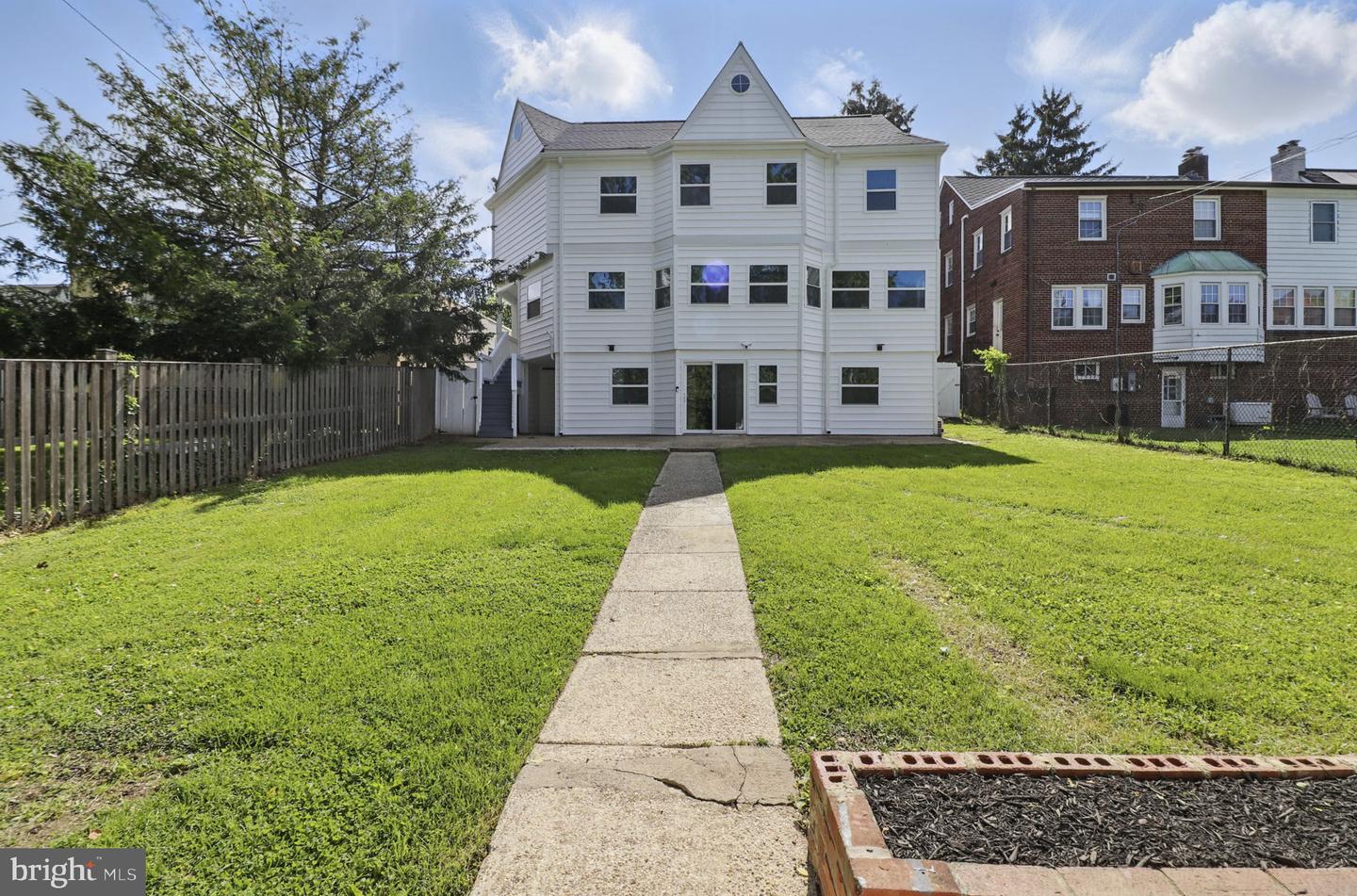 7746 16TH ST NW, WASHINGTON, District Of Columbia 20012, 7 Bedrooms Bedrooms, 26 Rooms Rooms,5 BathroomsBathrooms,Residential,For sale,7746 16TH ST NW,DCDC2247512 MLS # DCDC2247512