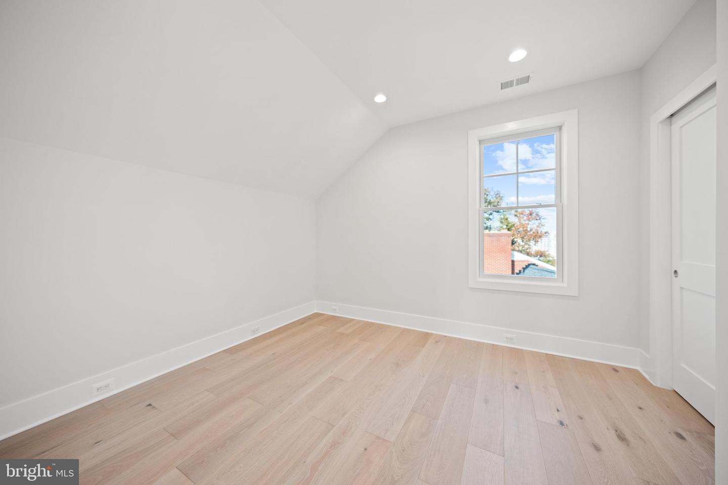 600 29TH RD S, ARLINGTON, Virginia 22202, 5 Bedrooms Bedrooms, ,5 BathroomsBathrooms,Residential,For sale,600 29TH RD S,VAAR2069222 MLS # VAAR2069222