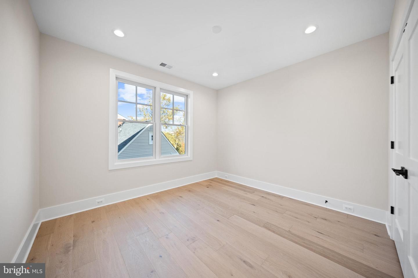 600 29TH RD S, ARLINGTON, Virginia 22202, 5 Bedrooms Bedrooms, ,5 BathroomsBathrooms,Residential,For sale,600 29TH RD S,VAAR2069222 MLS # VAAR2069222