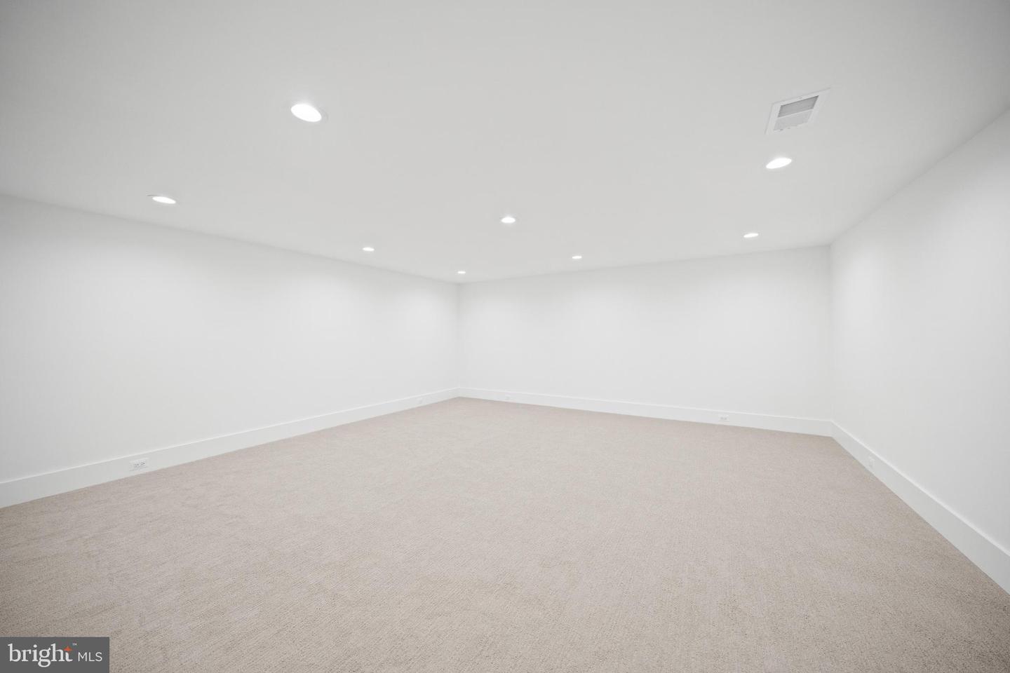 600 29TH RD S, ARLINGTON, Virginia 22202, 5 Bedrooms Bedrooms, ,5 BathroomsBathrooms,Residential,For sale,600 29TH RD S,VAAR2069222 MLS # VAAR2069222