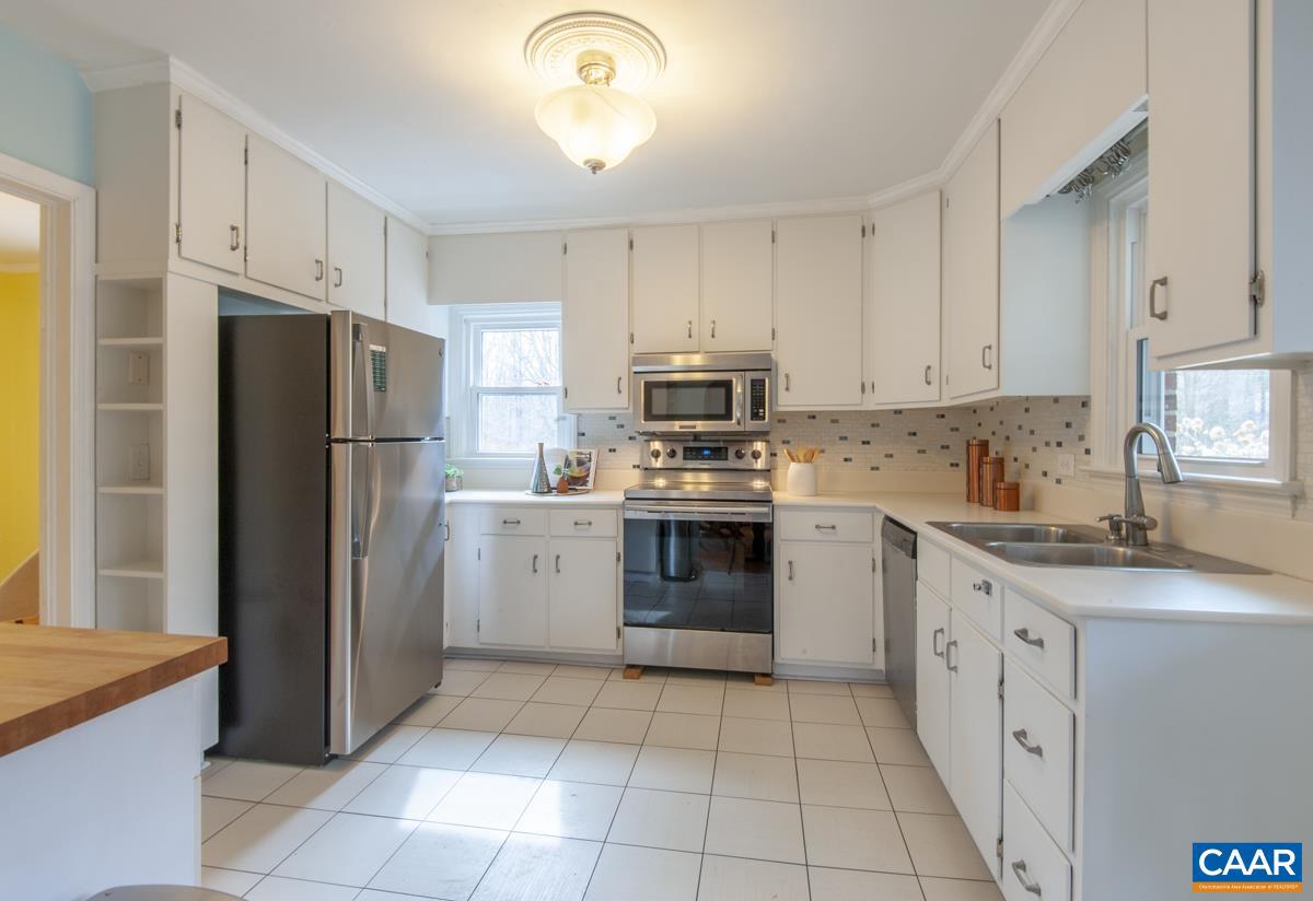 1606 GROVE RD, CHARLOTTESVILLE, Virginia 22901, 4 Bedrooms Bedrooms, ,3 BathroomsBathrooms,Residential,For sale,1606 GROVE RD,673608 MLS # 673608 1606 GROVE RD, CHARLOTTESVILLE, Virginia 22901, 4 Bedrooms Bedrooms, ,3 BathroomsBathrooms,Residential,For sale,1606 GROVE RD,673608 MLS # 673608