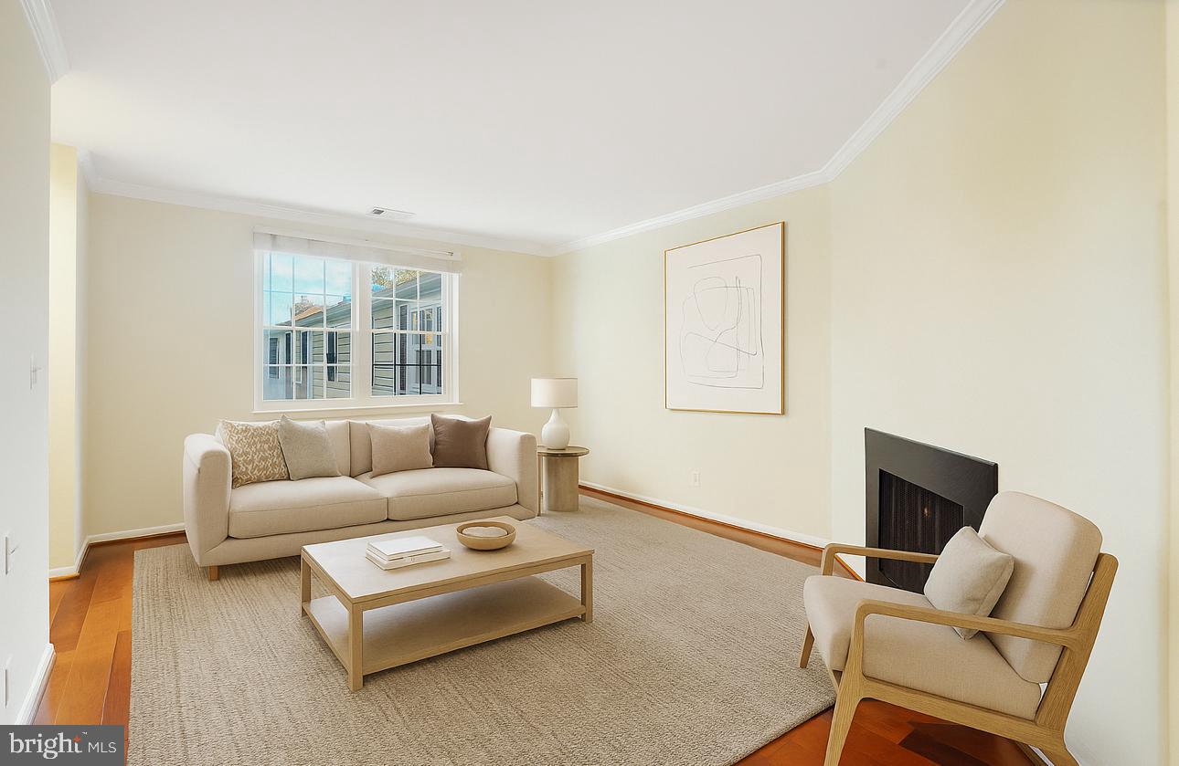 4614-B 28TH RD S #B, ARLINGTON, Virginia 22206, 2 Bedrooms Bedrooms, 5 Rooms Rooms,1 BathroomBathrooms,Residential,For sale,4614-B 28TH RD S #B,VAAR2069224 MLS # VAAR2069224