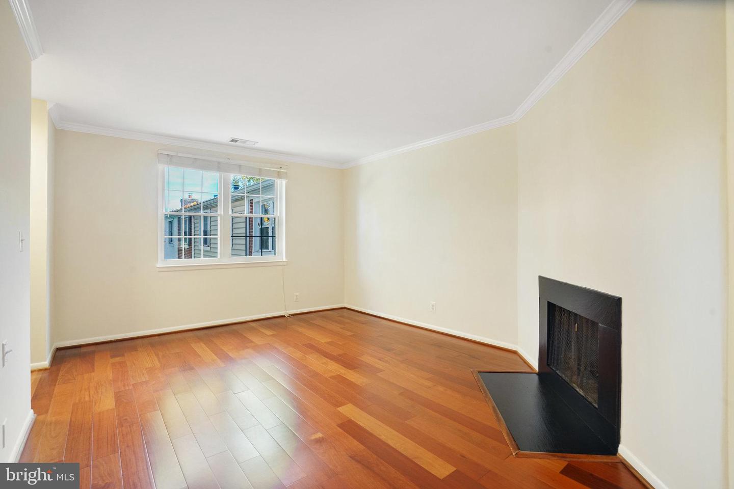 4614-B 28TH RD S #B, ARLINGTON, Virginia 22206, 2 Bedrooms Bedrooms, 5 Rooms Rooms,1 BathroomBathrooms,Residential,For sale,4614-B 28TH RD S #B,VAAR2069224 MLS # VAAR2069224