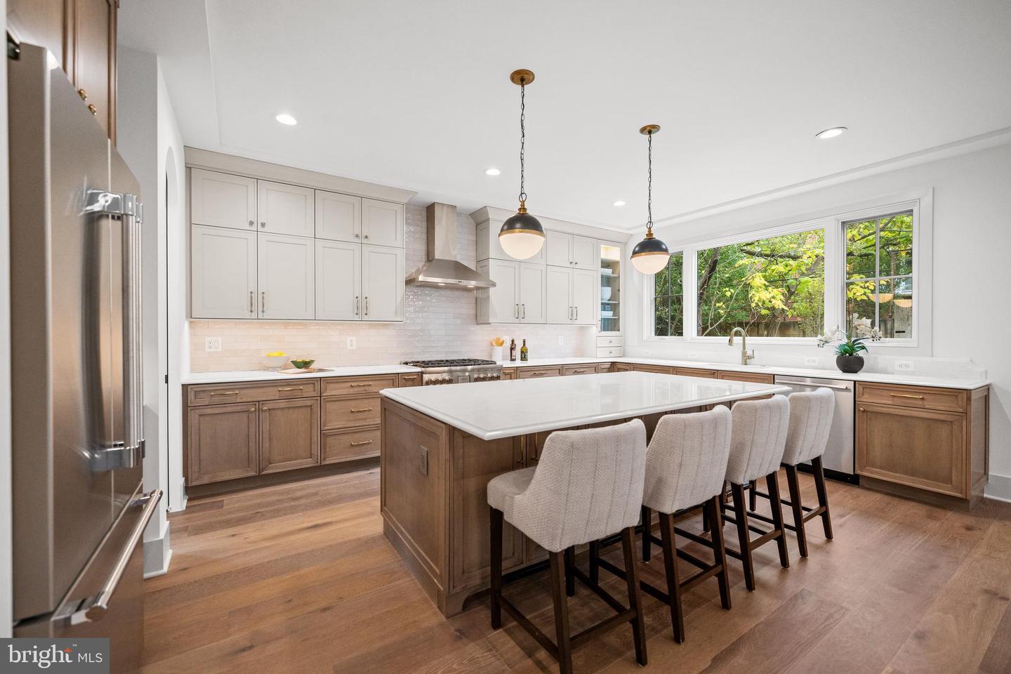 2133 N OAKLAND ST, ARLINGTON, Virginia 22207, 4 Bedrooms Bedrooms, ,4 BathroomsBathrooms,Residential,For sale,2133 N OAKLAND ST,VAAR2069226 MLS # VAAR2069226