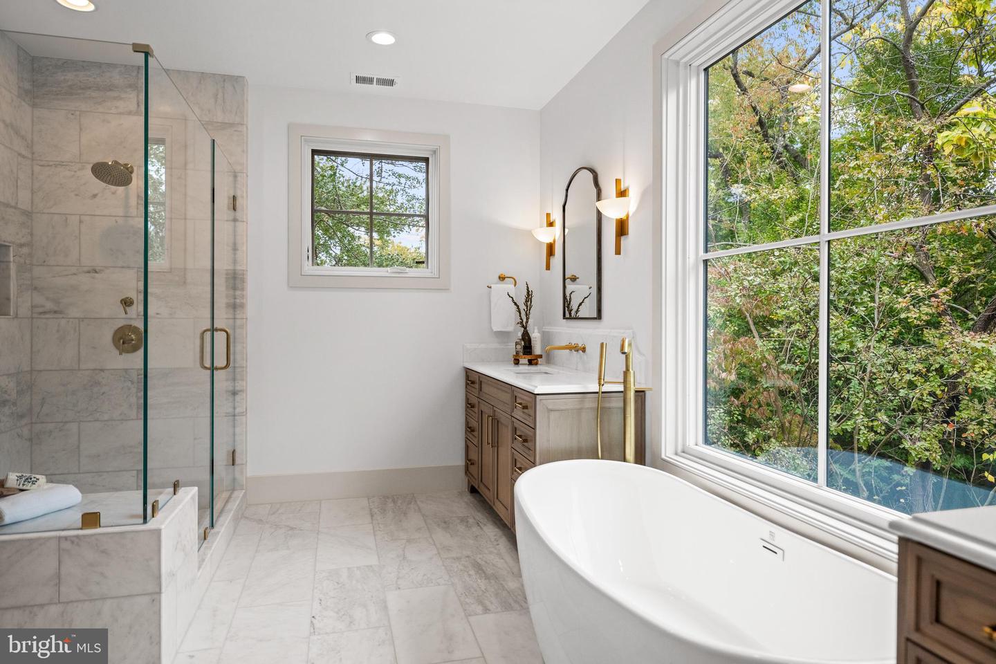 2133 N OAKLAND ST, ARLINGTON, Virginia 22207, 4 Bedrooms Bedrooms, ,4 BathroomsBathrooms,Residential,For sale,2133 N OAKLAND ST,VAAR2069226 MLS # VAAR2069226