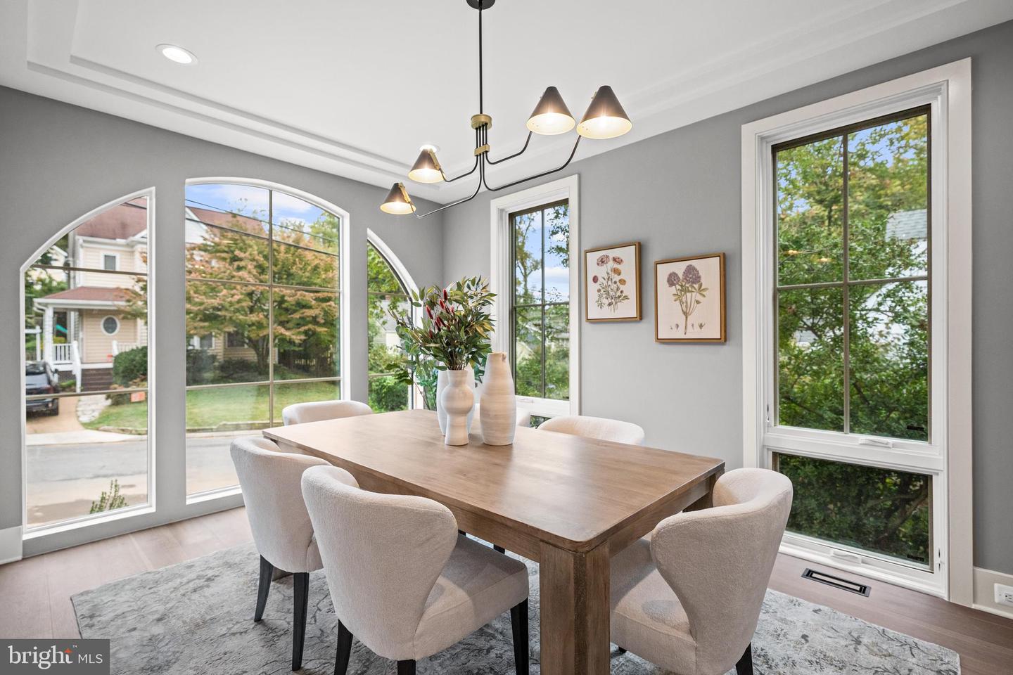 2133 N OAKLAND ST, ARLINGTON, Virginia 22207, 4 Bedrooms Bedrooms, ,4 BathroomsBathrooms,Residential,For sale,2133 N OAKLAND ST,VAAR2069226 MLS # VAAR2069226