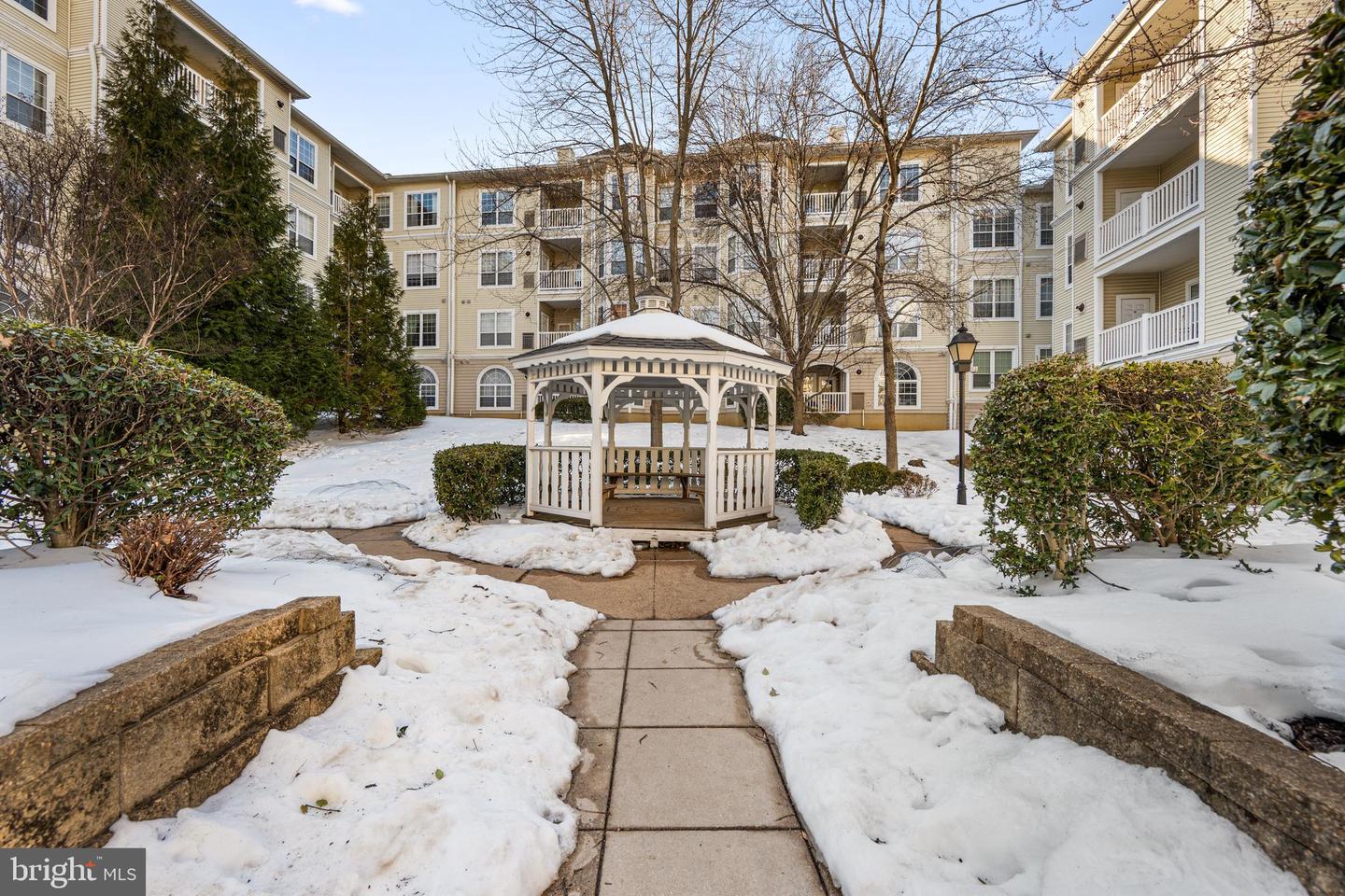4551 STRUTFIELD LN #4303, ALEXANDRIA, Virginia 22311, 2 Bedrooms Bedrooms, ,2 BathroomsBathrooms,Residential,For sale,4551 STRUTFIELD LN #4303,VAAX2054442 MLS # VAAX2054442